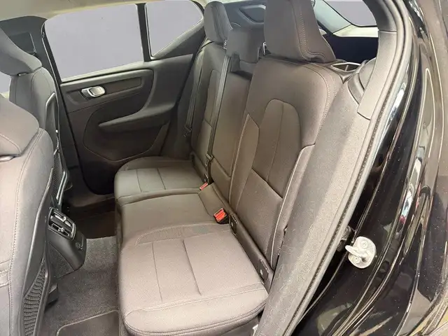 Volvo XC40 view 13
