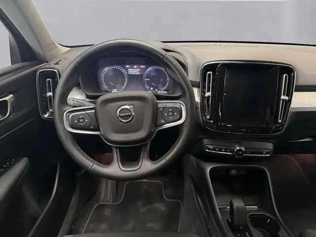 Volvo XC40 view 12