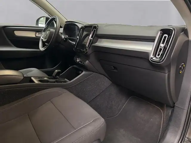 Volvo XC40 view 14
