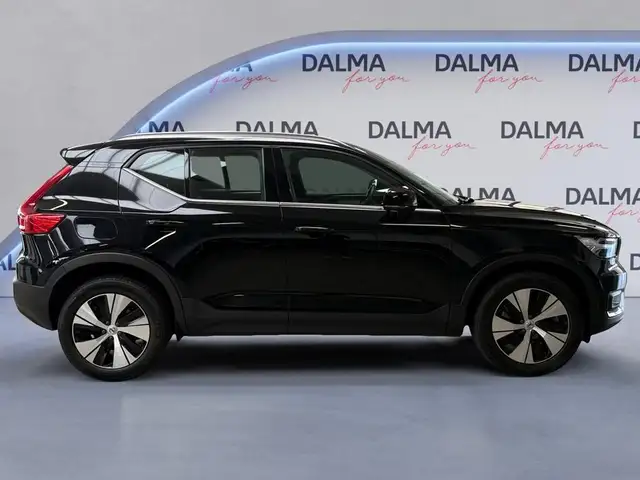 Volvo XC40 view 6