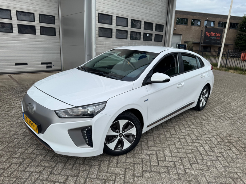 Hyundai IONIQ Comfort EV Camera, Clima, LED — photo 6