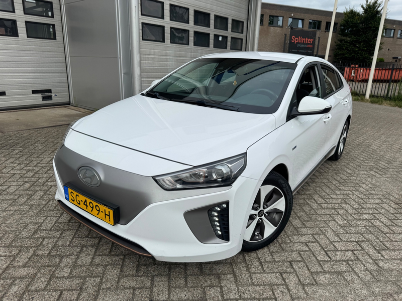 Hyundai IONIQ Comfort EV Camera, Clima, LED — photo 4
