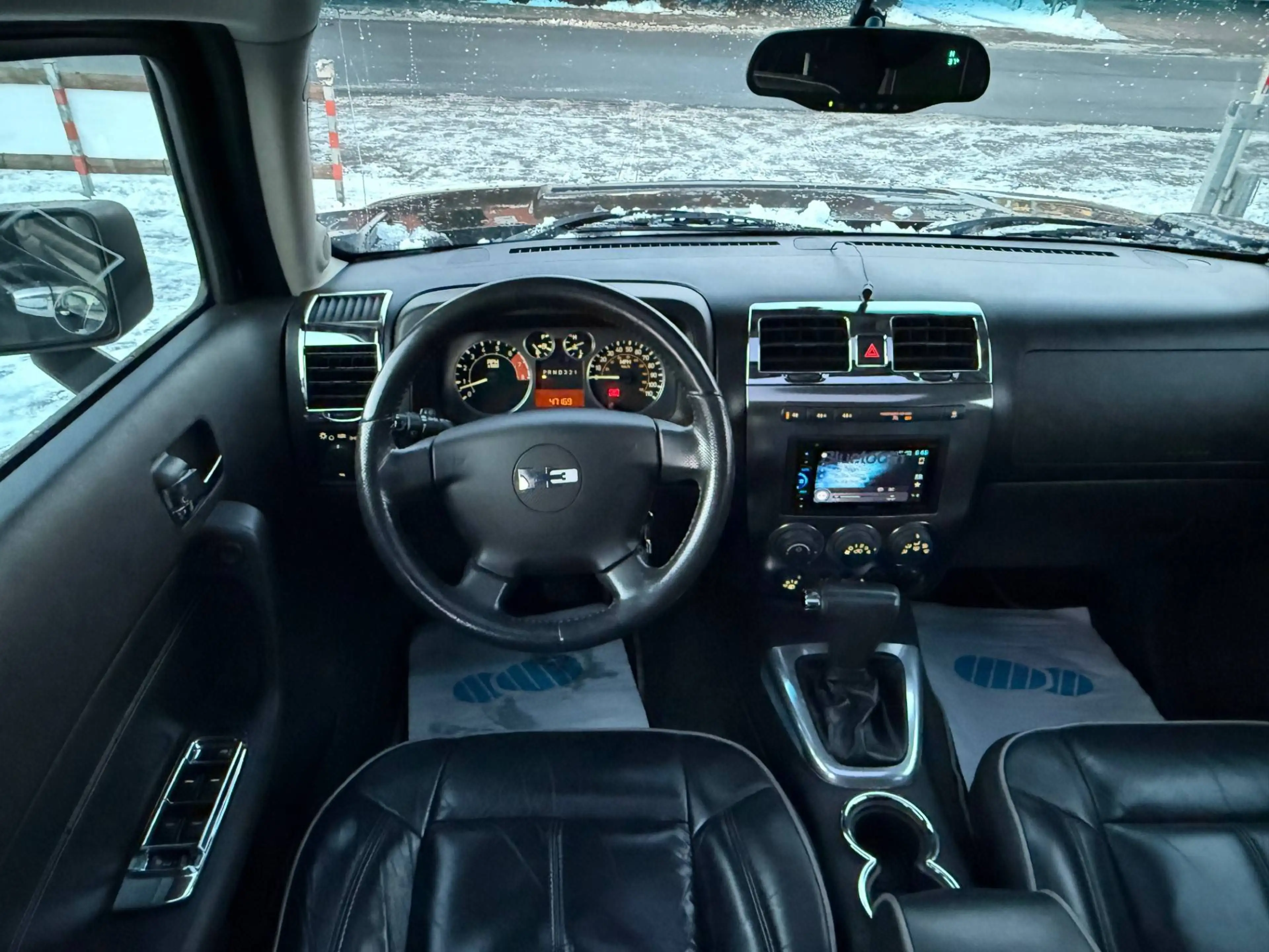 HUMMER H3 — photo 14