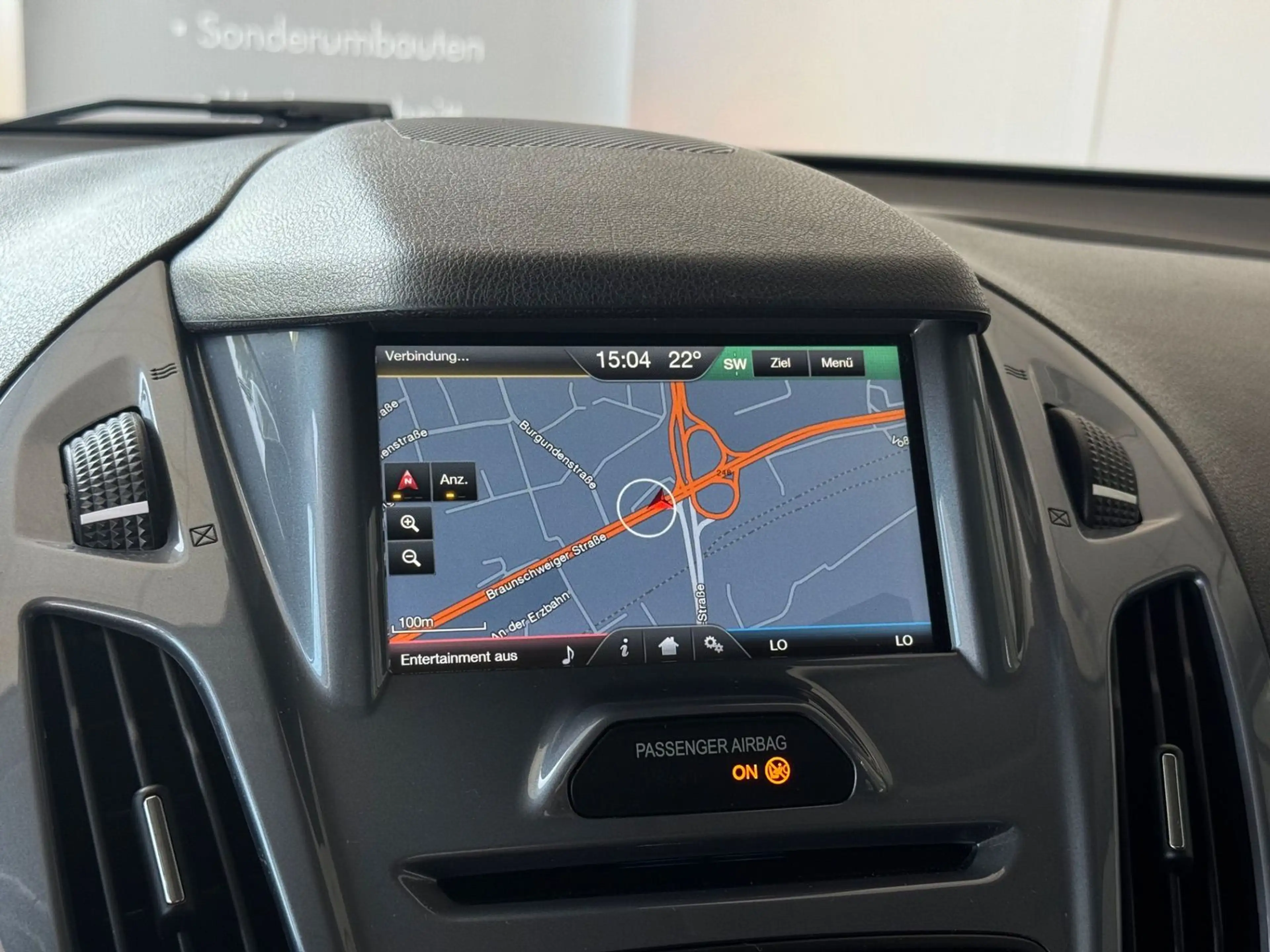 Ford Grand Tourneo Titanium Rollstuhlgerecht-Rampe — photo 10