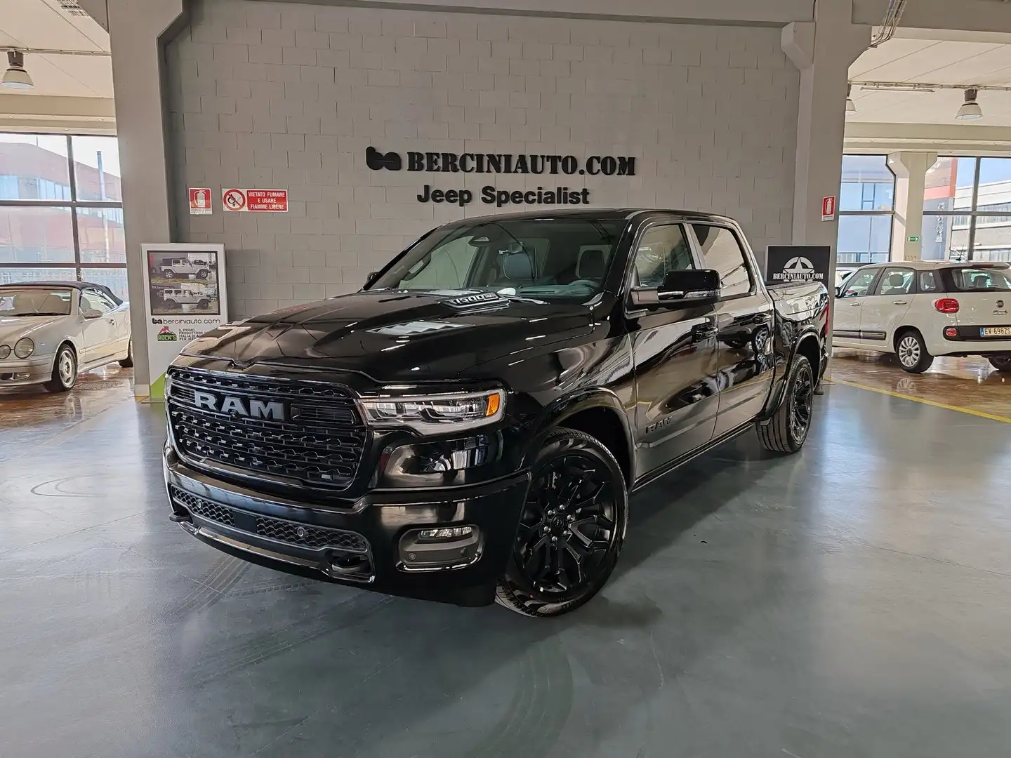 RAM 1500 NEW LIMITED NIGHT 3.0L 540CV - IVA ESCLUSA Negru - 1