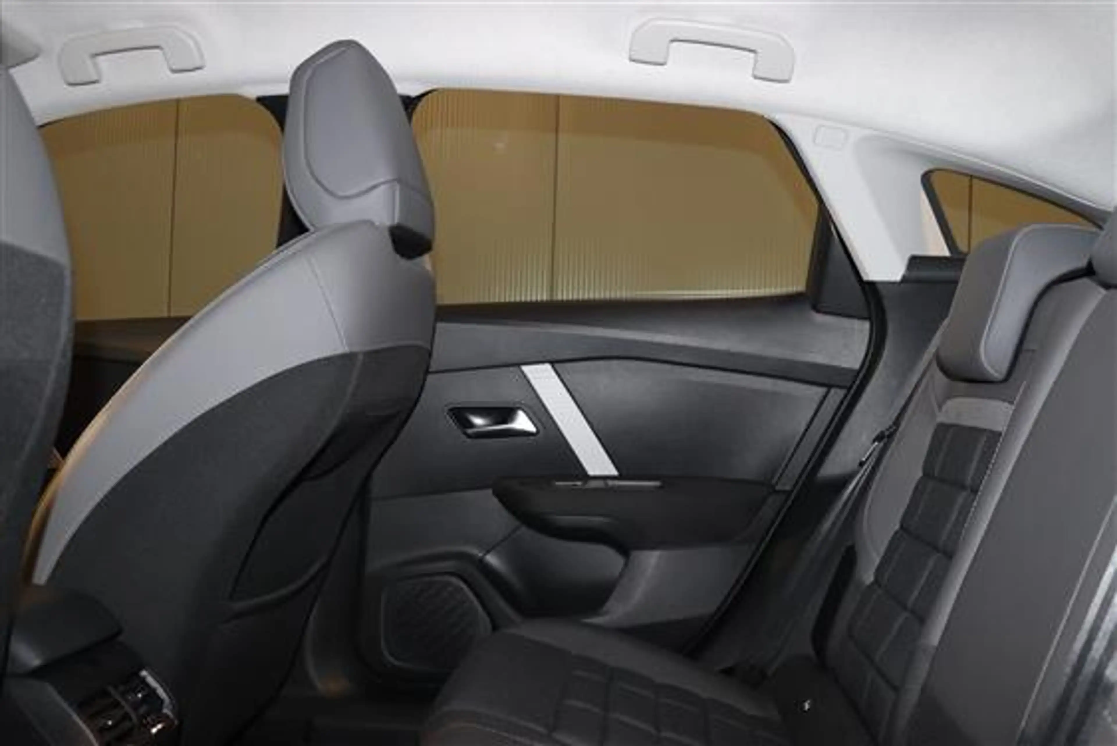 Citroen C4 1.2 mhev plus e-dcs6 — photo 6