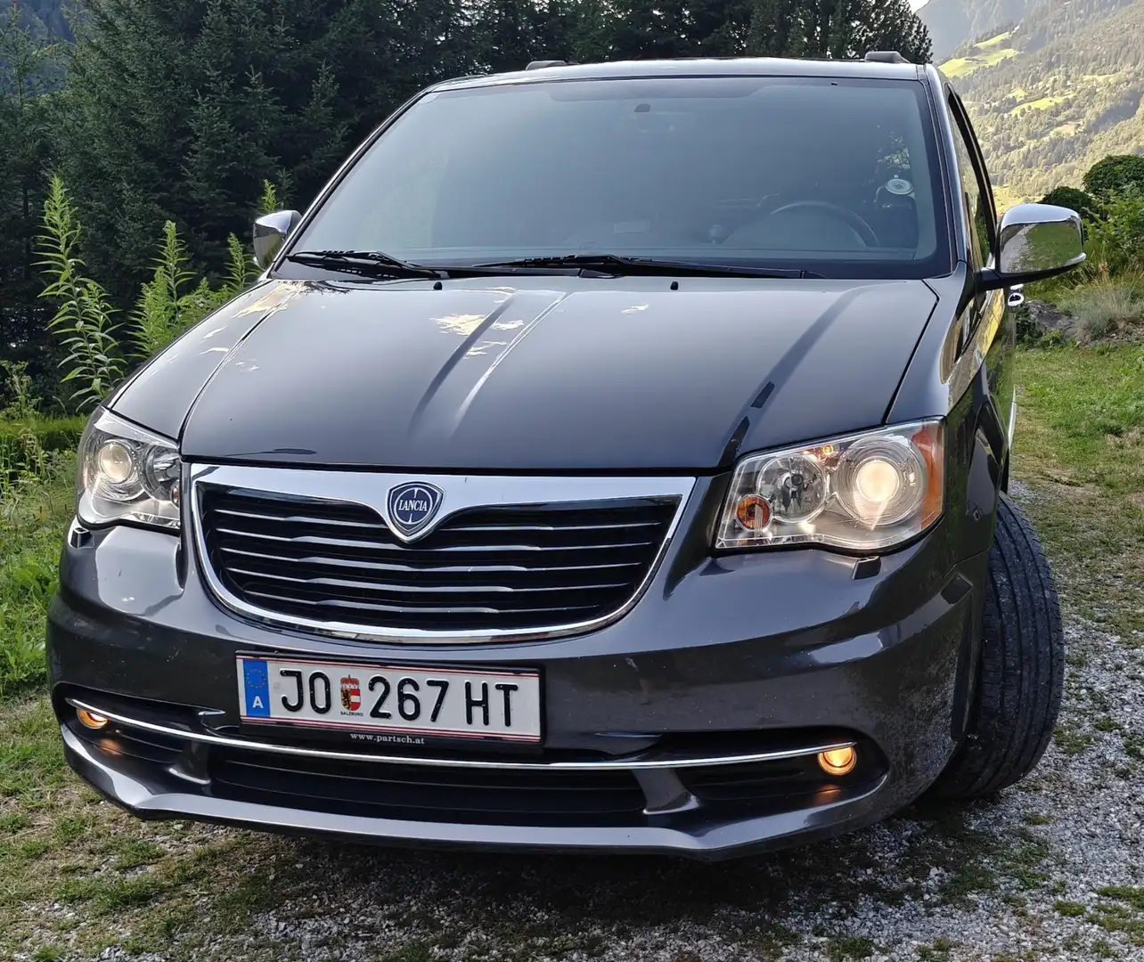 Lancia Voyager 2,8 CRD Silver - 1