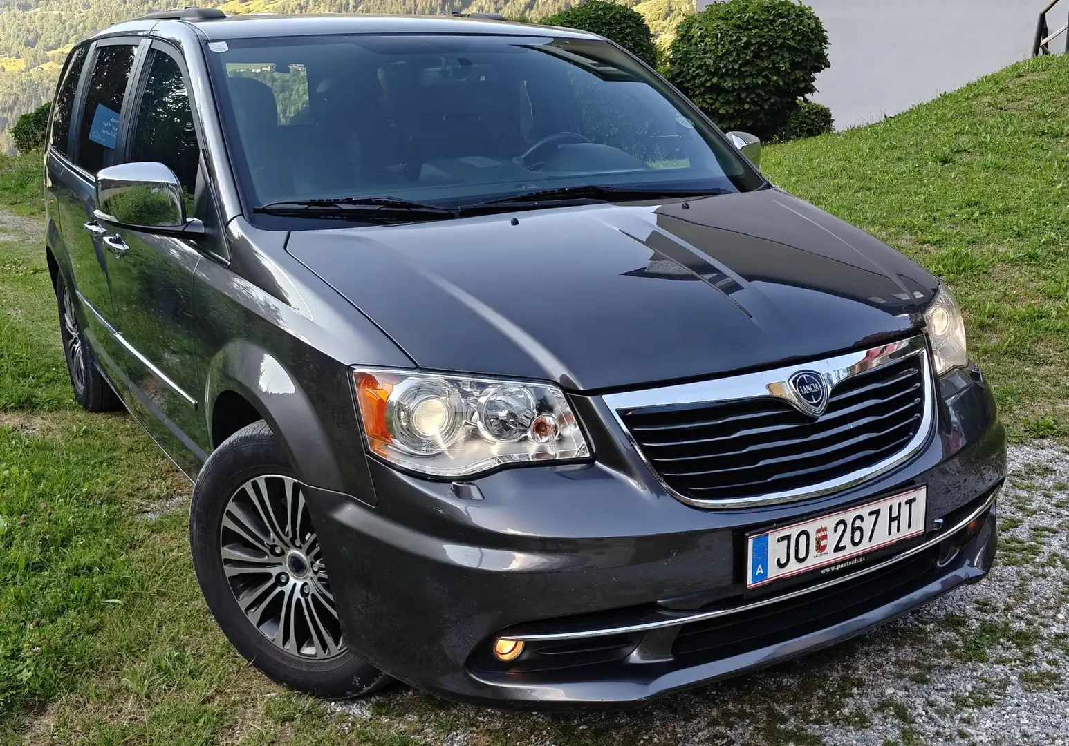 Lancia Voyager 2,8 CRD Silver - 2