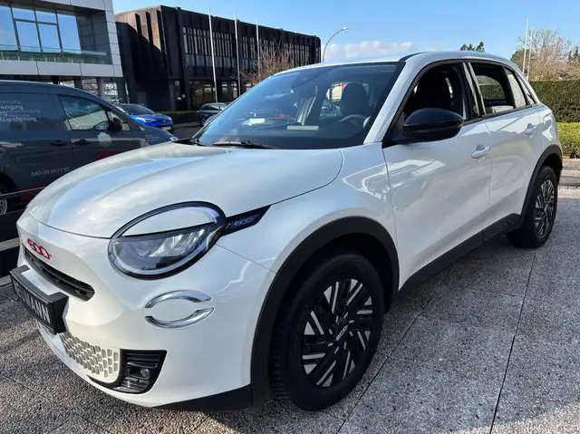 Fiat 600e 115 kW Red