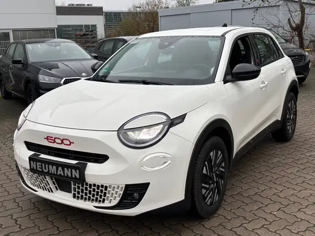 Fiat 600e 115 kW Red