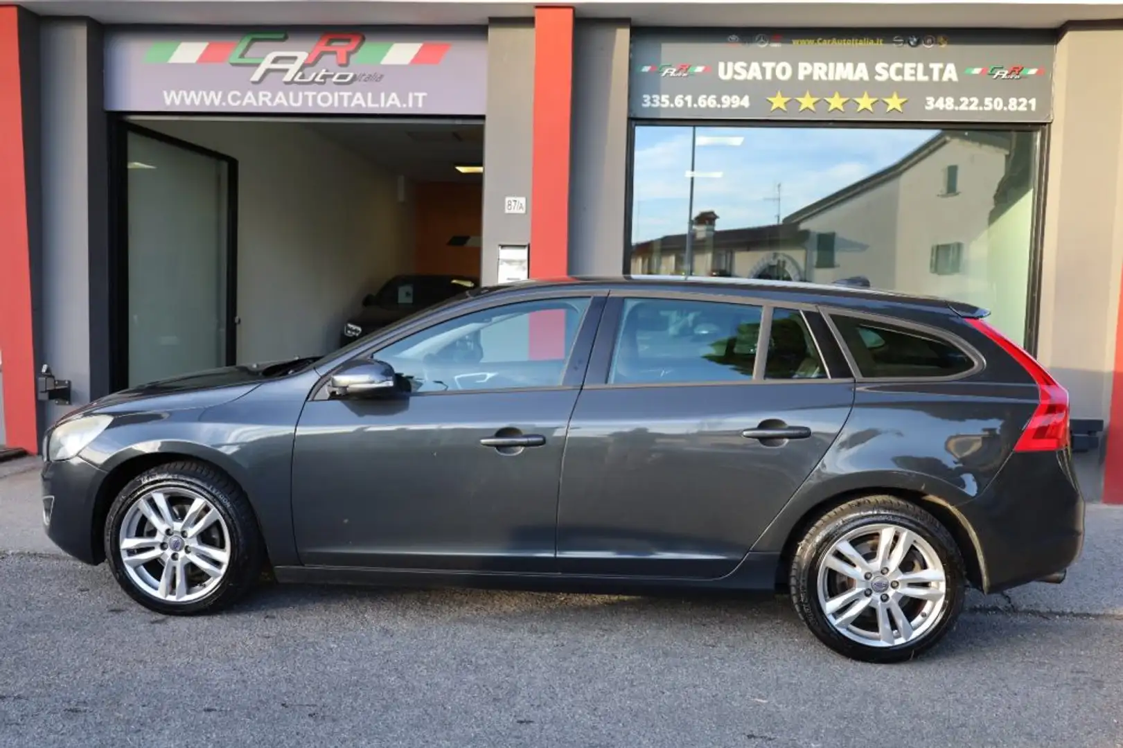 Volvo V60 D3 2.0d 163 CV Euro5A TEL USB Clima Sensori Park Noir - 2