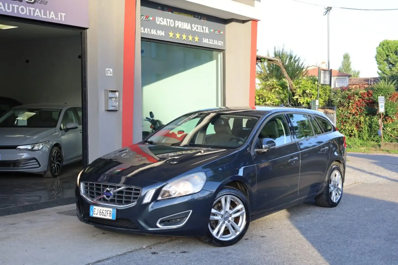 Volvo V60 D3 2.0d 163 CV Euro5A TEL USB Clima Sensori Park Noir - 1