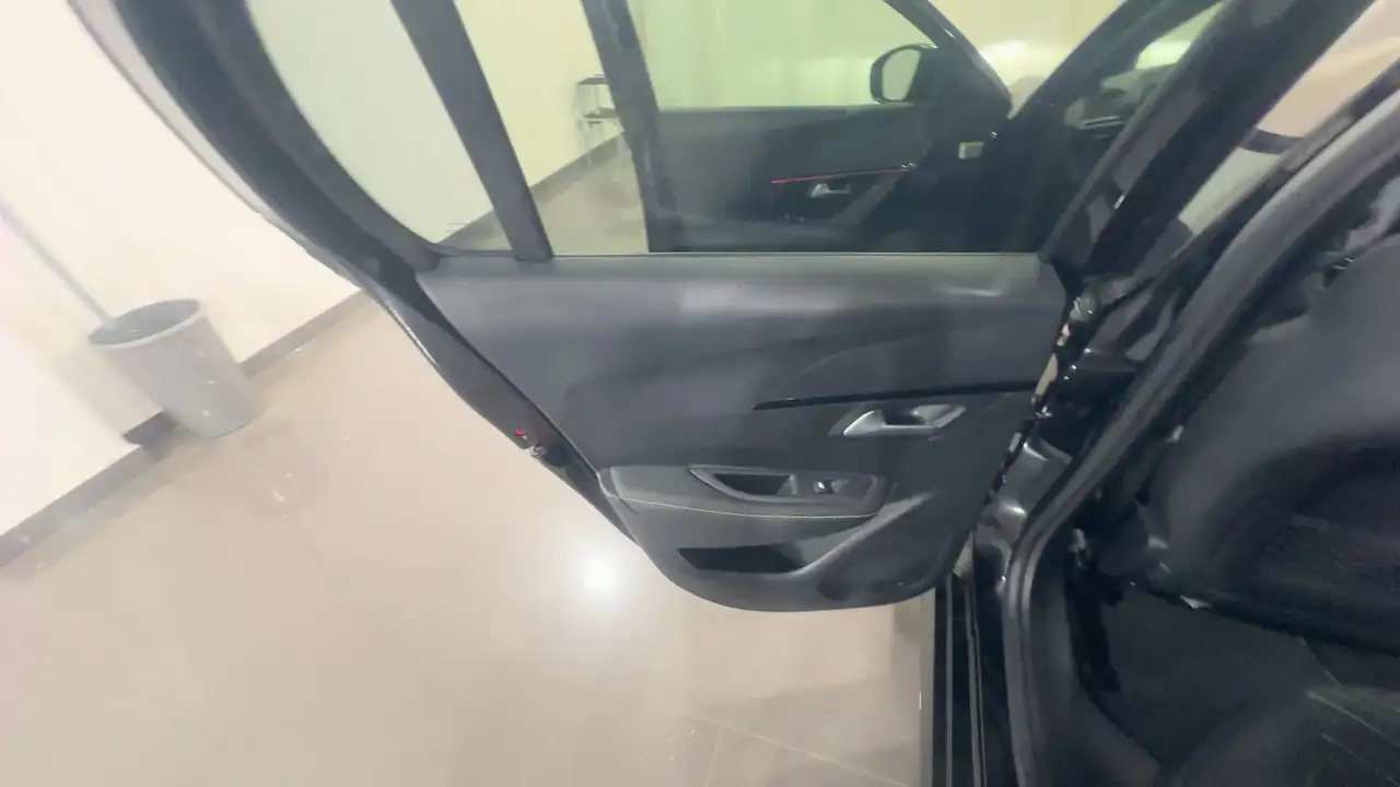 Peugeot 208 1.2 hybrid GT 145cv e-dcs 6, миниатюра 12