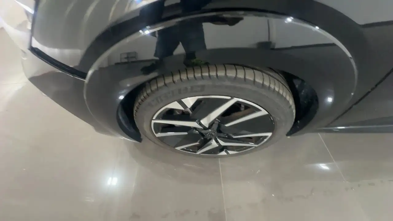 Peugeot 208 1.2 hybrid GT 145cv e-dcs 6, миниатюра 9