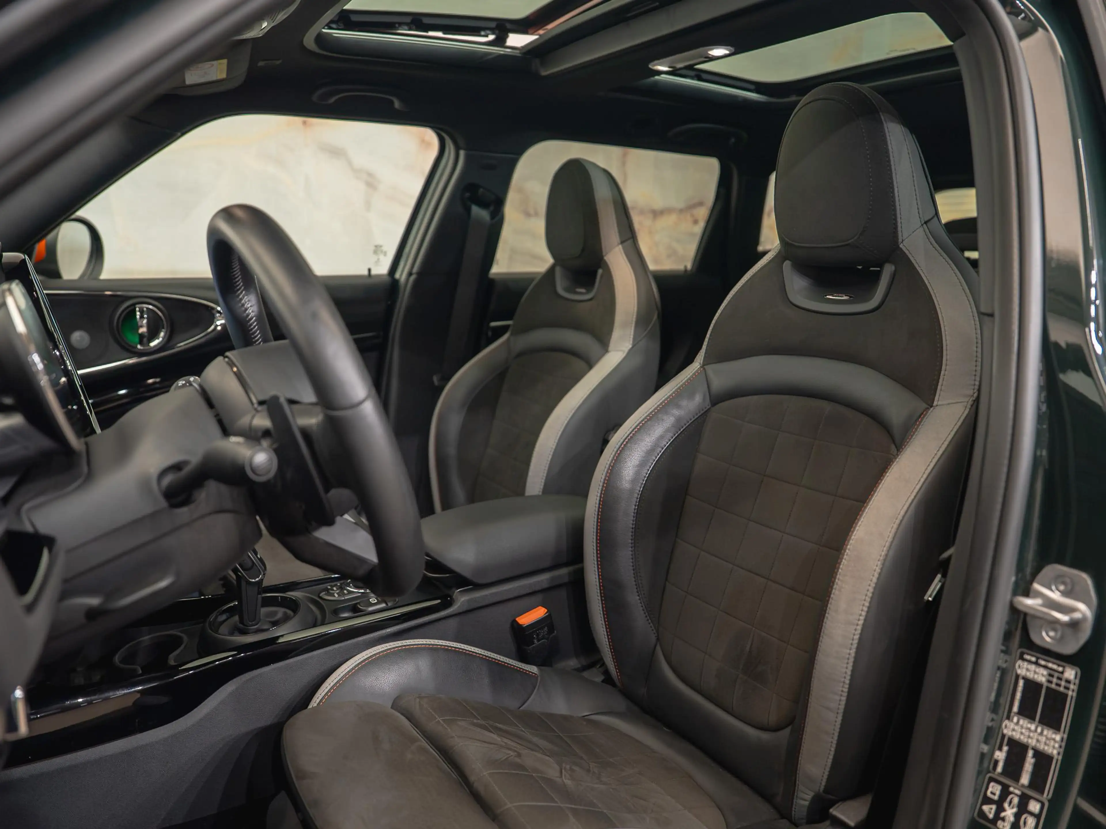 MINI John Cooper Works Clubman 2.0 JCW ALL4 , pano, JCW-stoelen, 19", H/K, keyles — photo 5