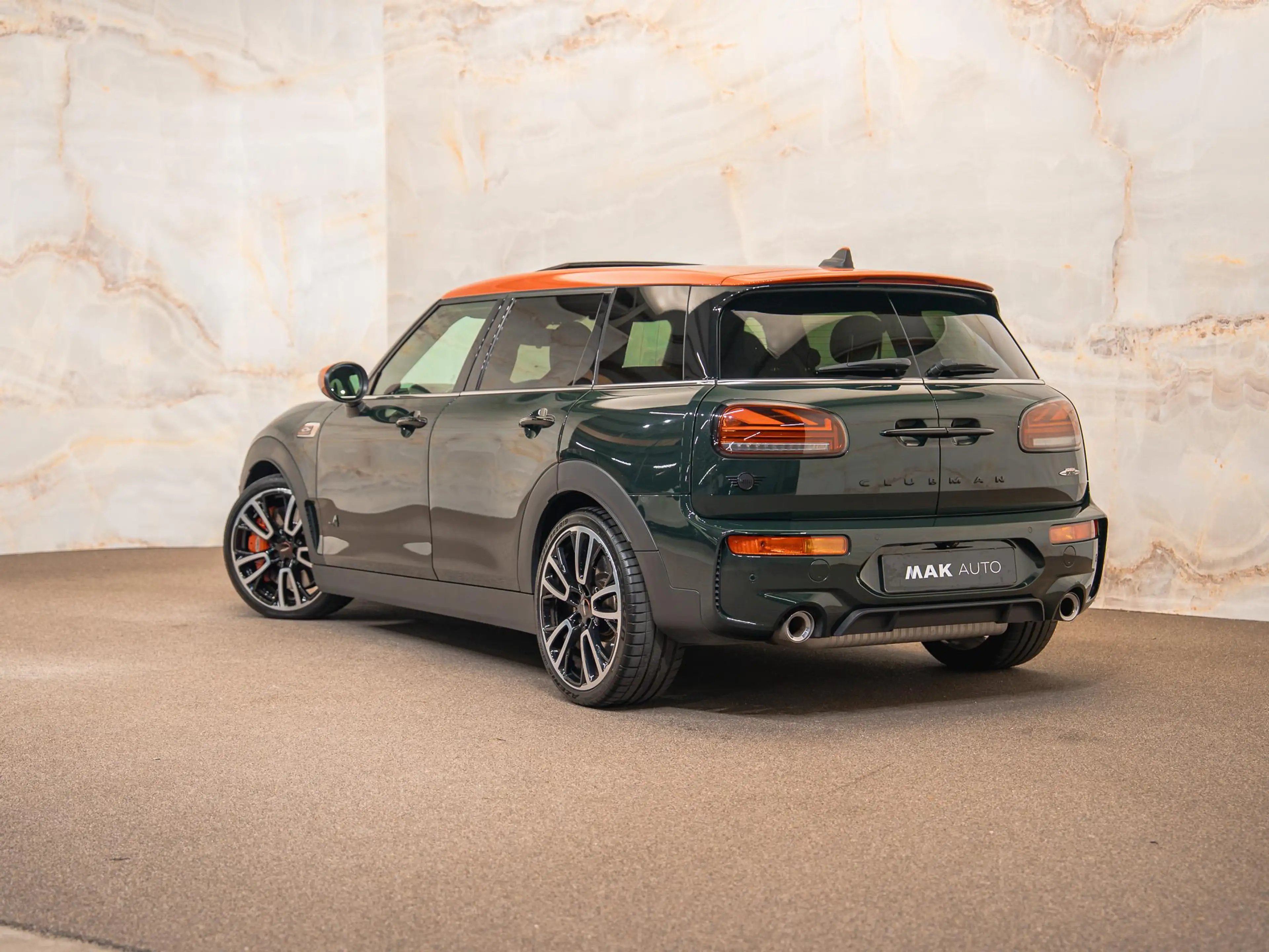 MINI John Cooper Works Clubman 2.0 JCW ALL4 , pano, JCW-stoelen, 19", H/K, keyles — photo 3