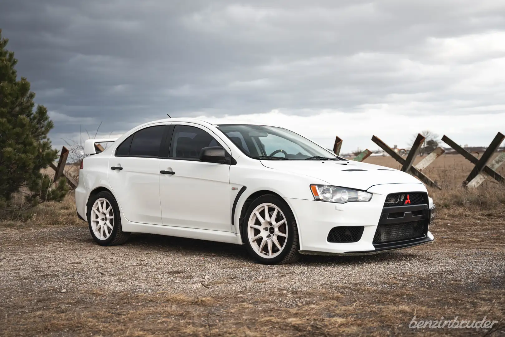 Mitsubishi Lancer Evolution X RS Weiß - 2