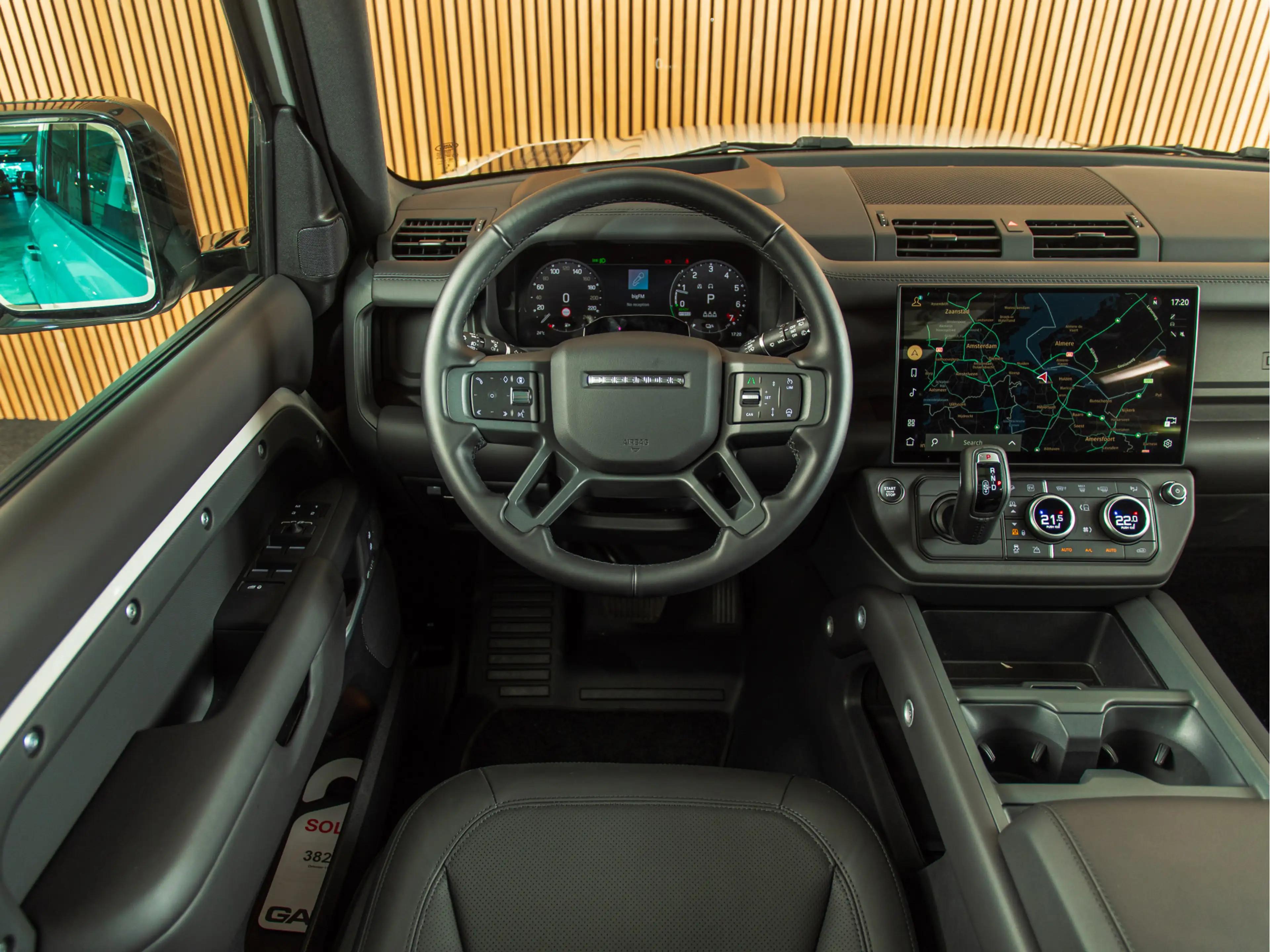 Land Rover Defender 110 2.0 P300e 110 X-Dynamic HSE MY26 | PANO | HUD — photo 12