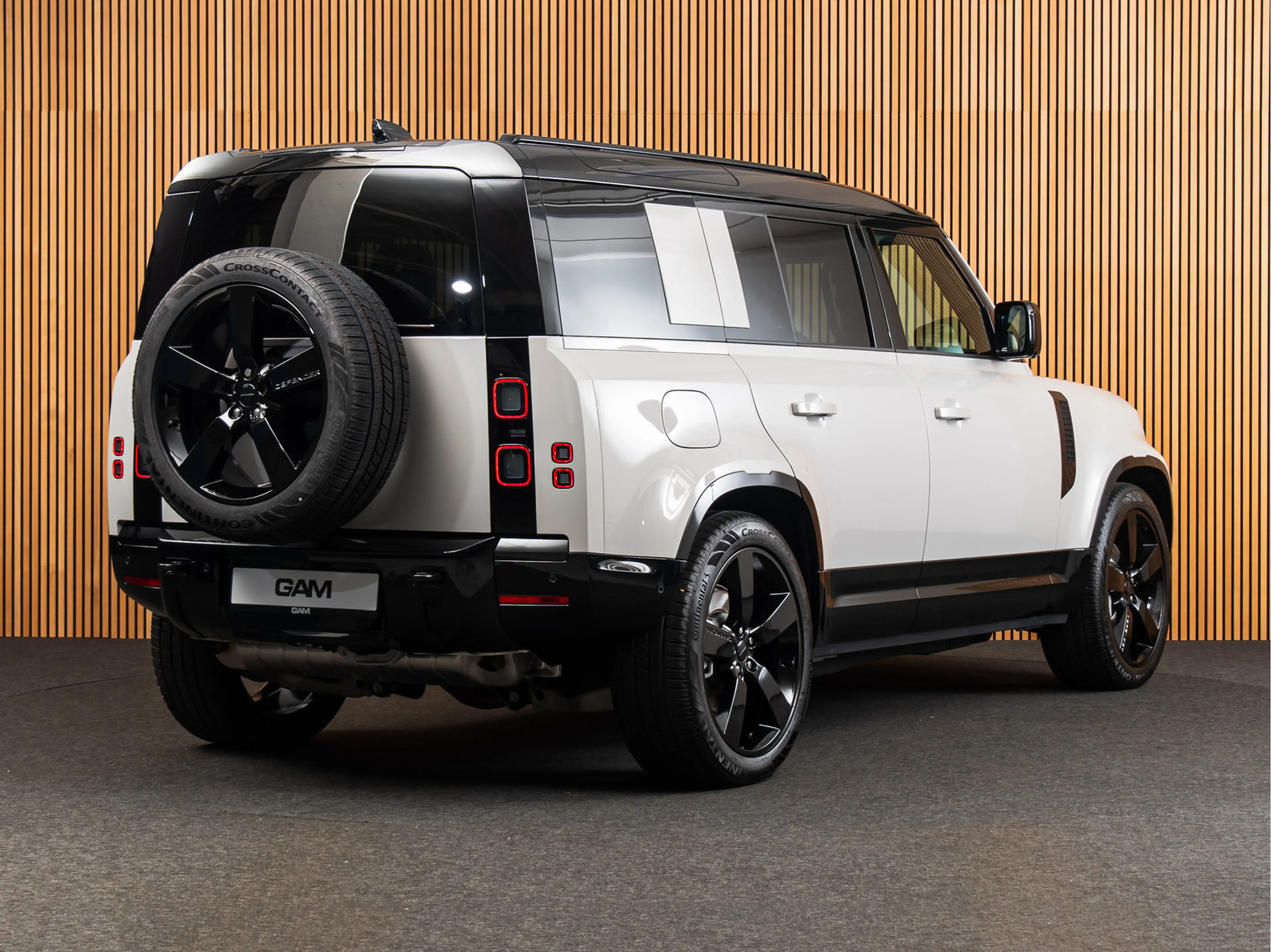 Land Rover Defender 110 2.0 P300e 110 X-Dynamic HSE MY26 | PANO | HUD — photo 5