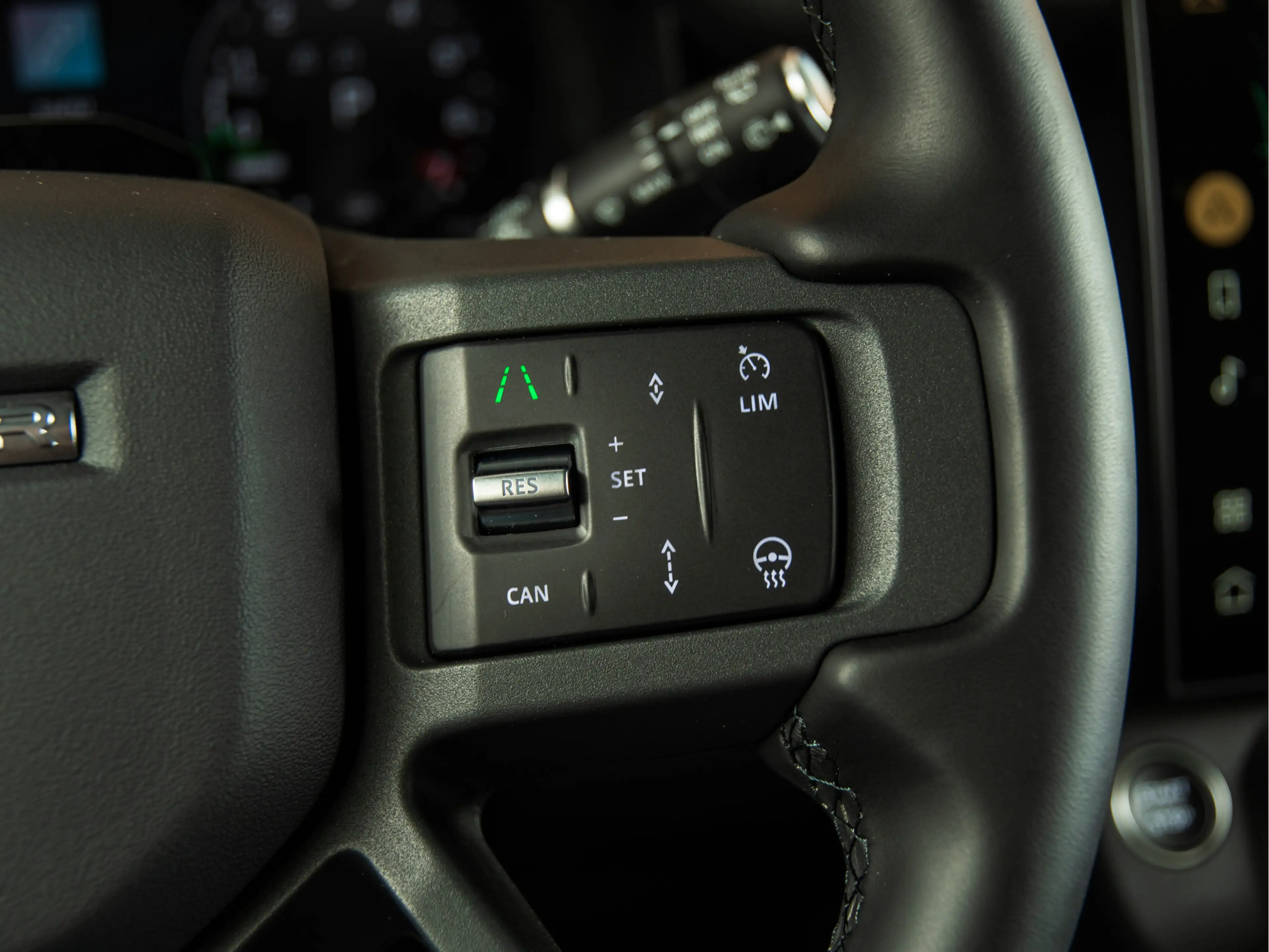 Land Rover Defender 110 2.0 P300e 110 X-Dynamic HSE MY26 | PANO | HUD — photo 25