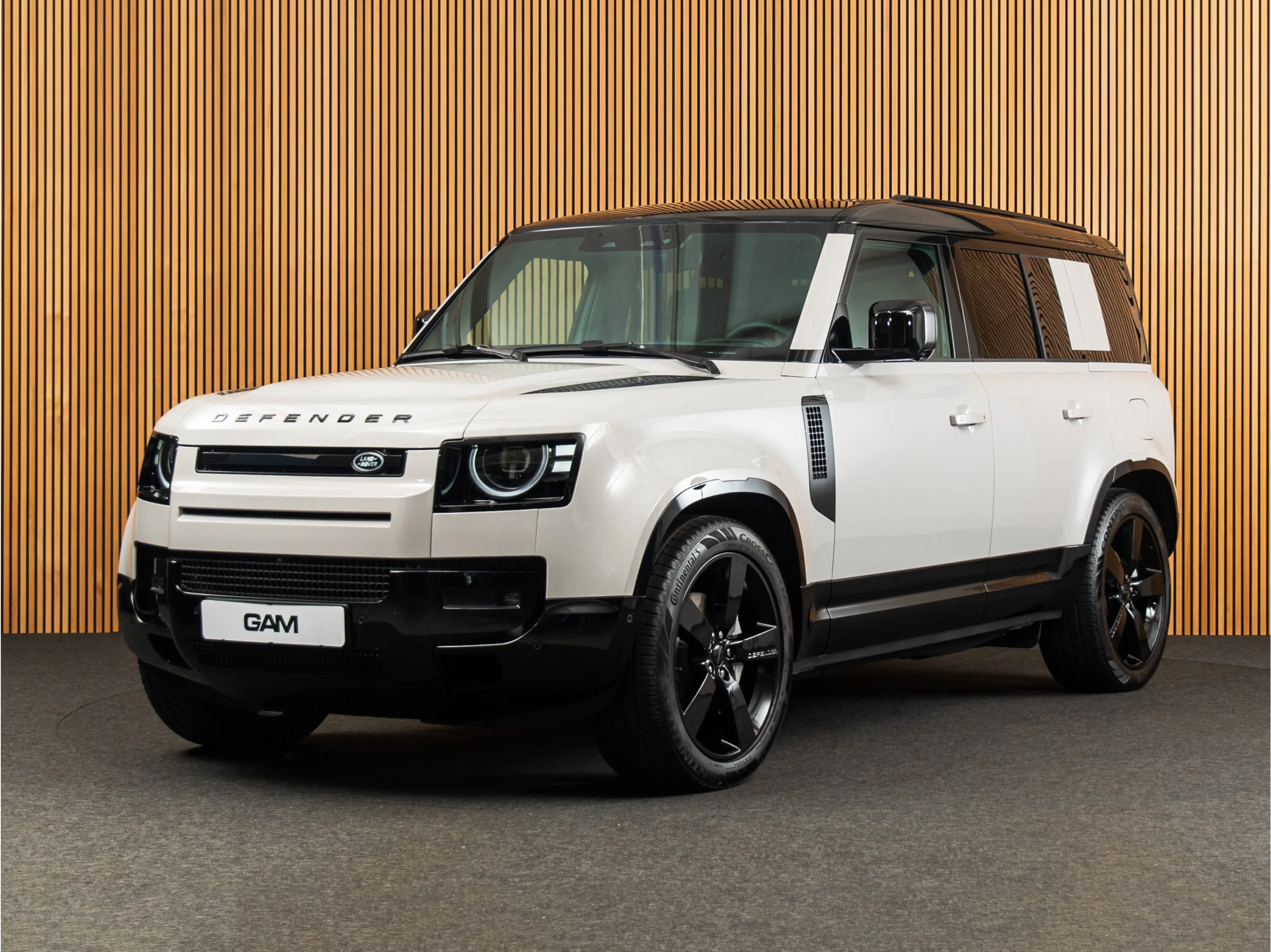 Land Rover Defender 110 2.0 P300e 110 X-Dynamic HSE MY26 | PANO | HUD