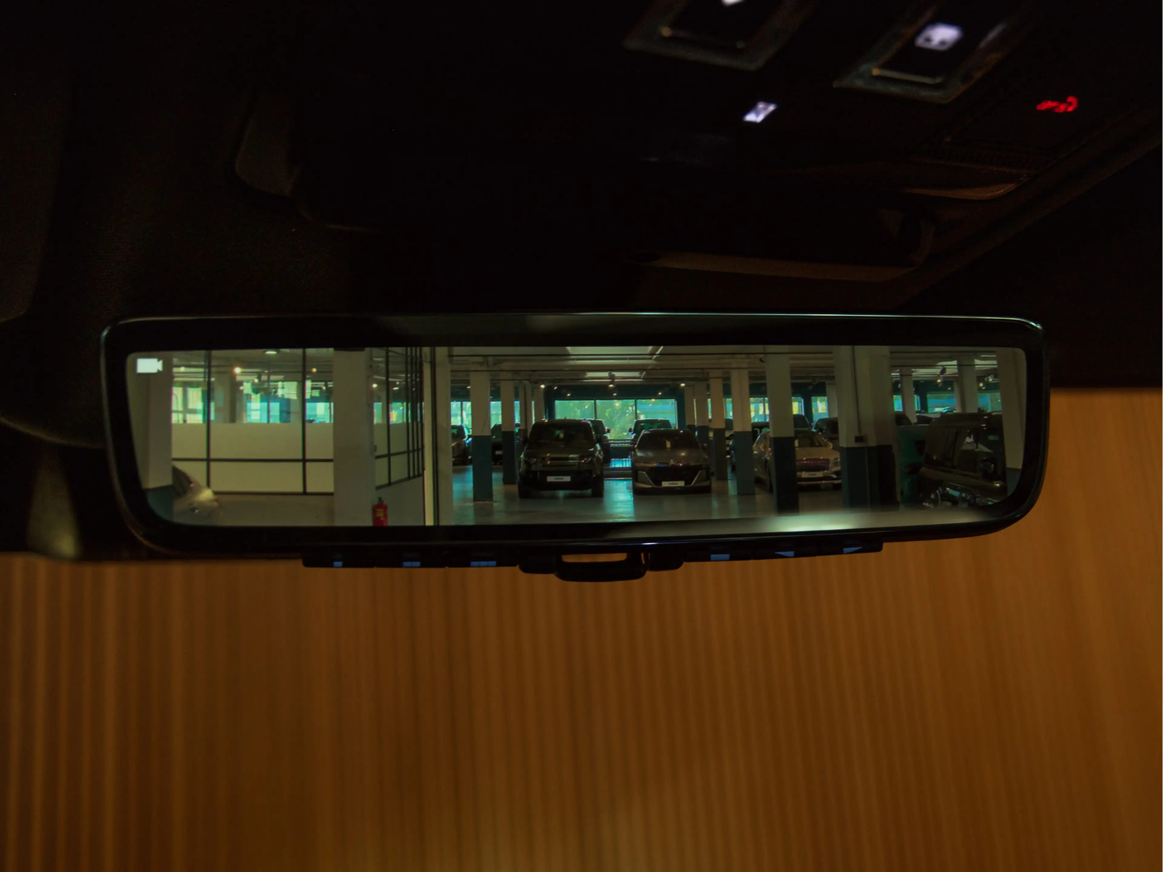 Land Rover Defender 110 2.0 P300e 110 X-Dynamic HSE MY26 | PANO | HUD — photo 31