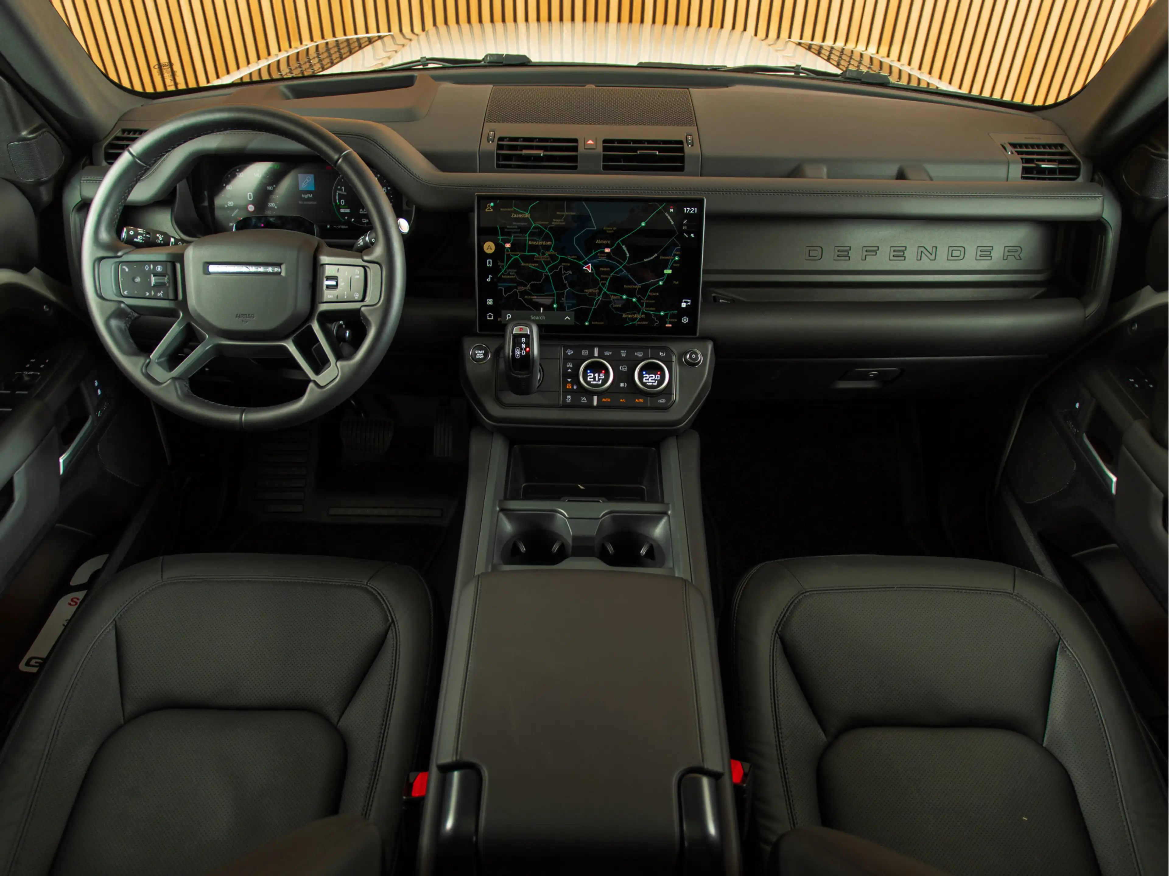 Land Rover Defender 110 2.0 P300e 110 X-Dynamic HSE MY26 | PANO | HUD — photo 11