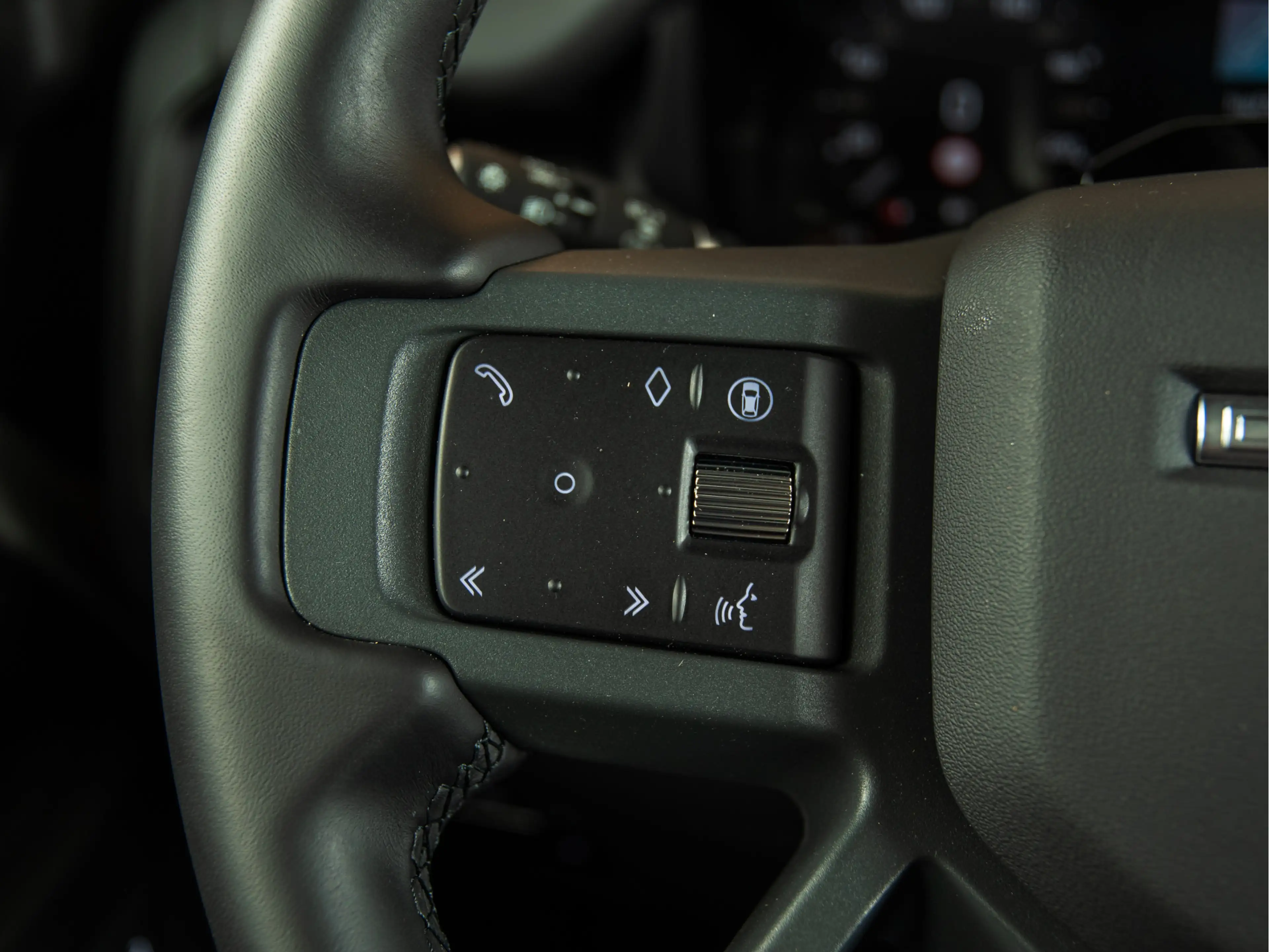 Land Rover Defender 110 2.0 P300e 110 X-Dynamic HSE MY26 | PANO | HUD — photo 26