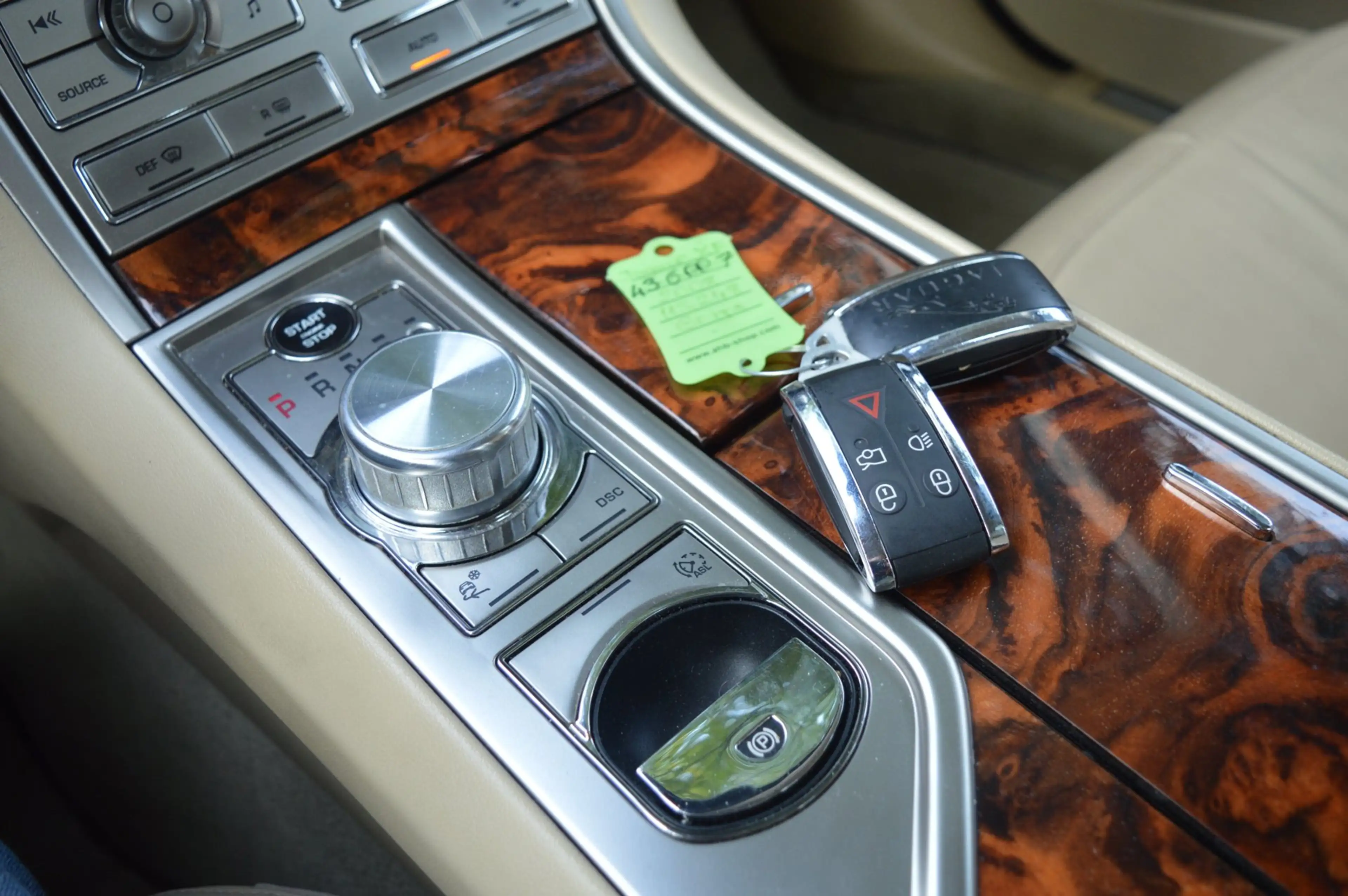 Jaguar XF 3.0 V6 Luxury ORG NL/NAP — photo 11
