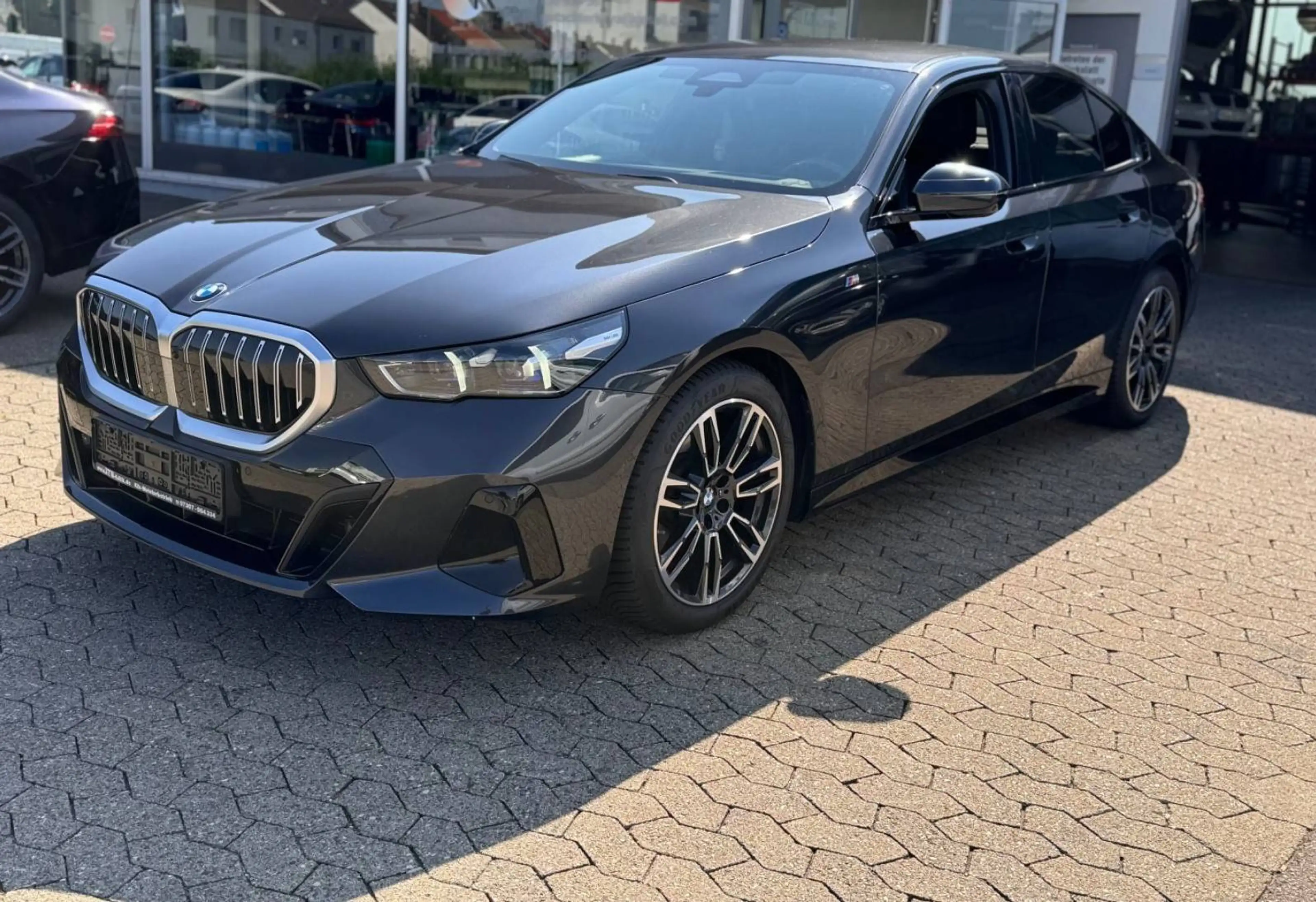 BMW 520 520 d M Sport — photo 14