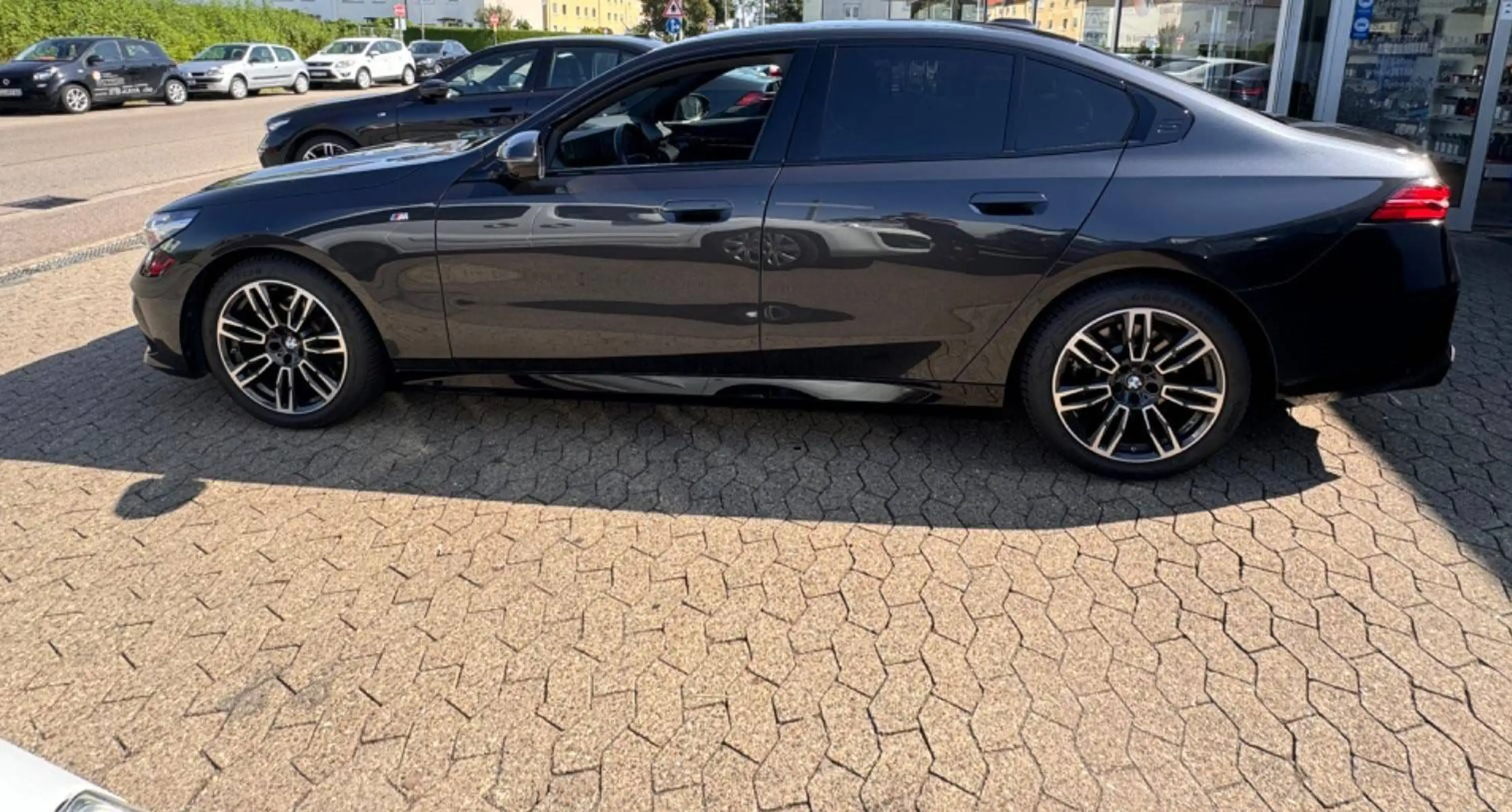 BMW 520 520 d M Sport — photo 7