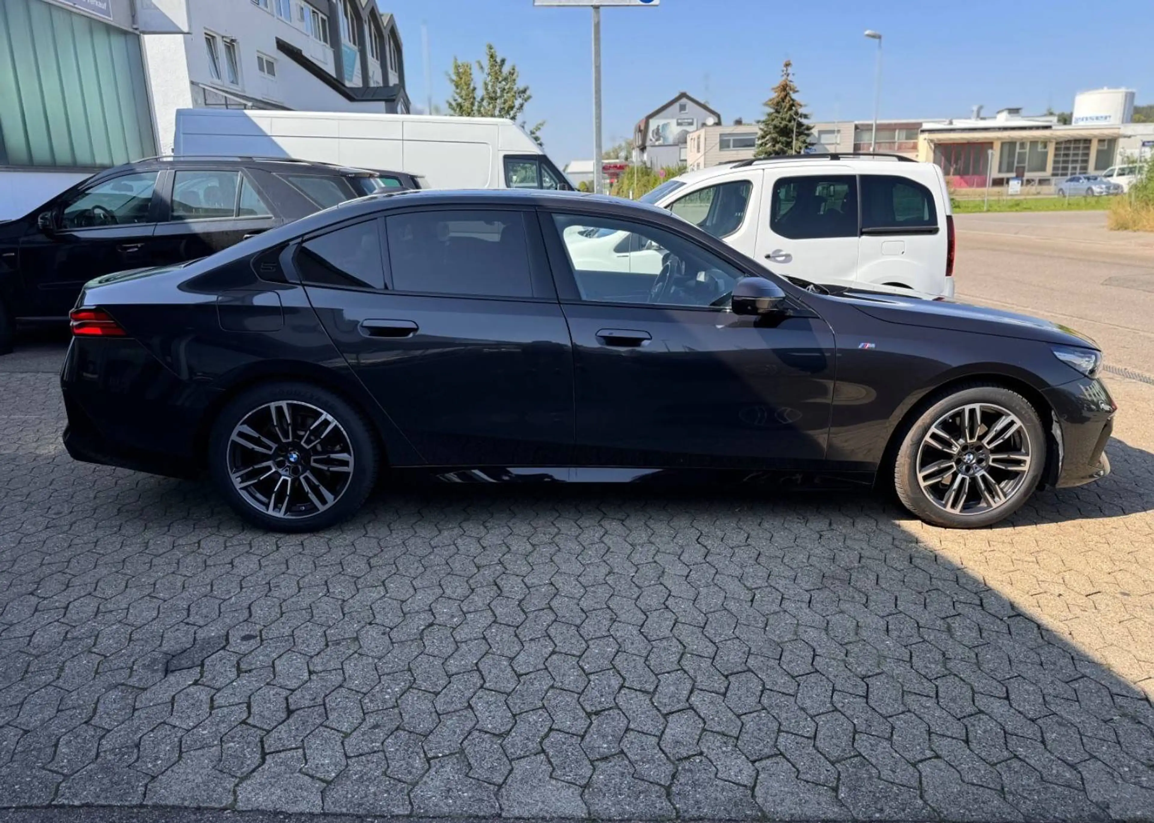 BMW 520 520 d M Sport — photo 3