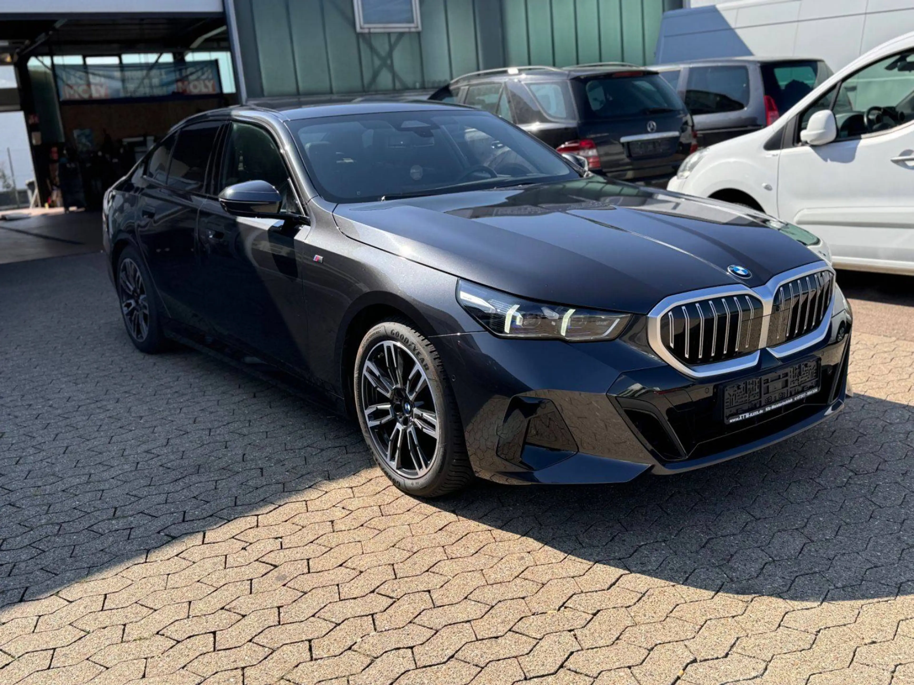 BMW 520 520 d M Sport — photo 2