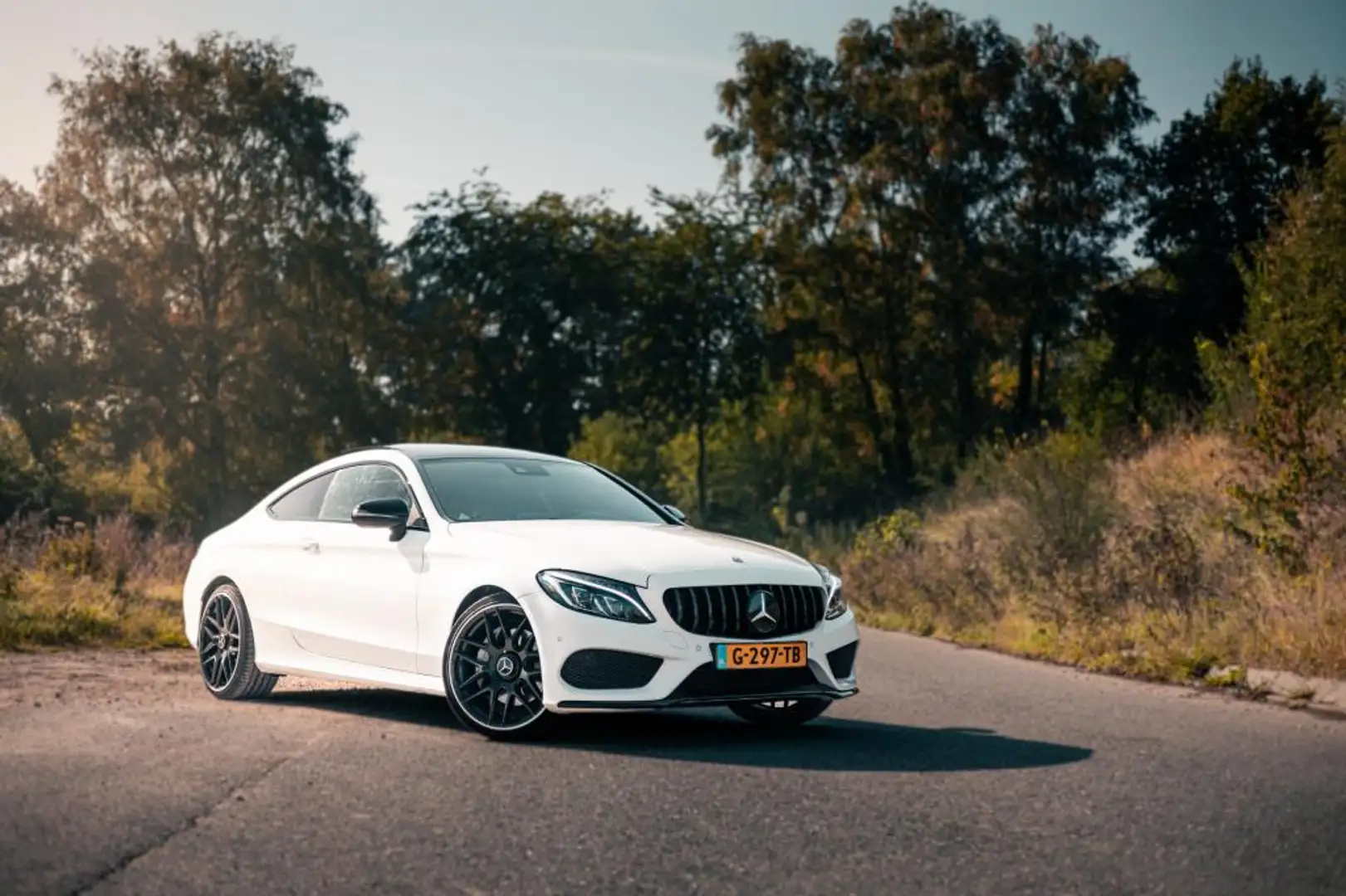 Mercedes-Benz C 250 Coupé Edition 1 AMG-Line | Pano | 20" | Burmeister Blanc - 2