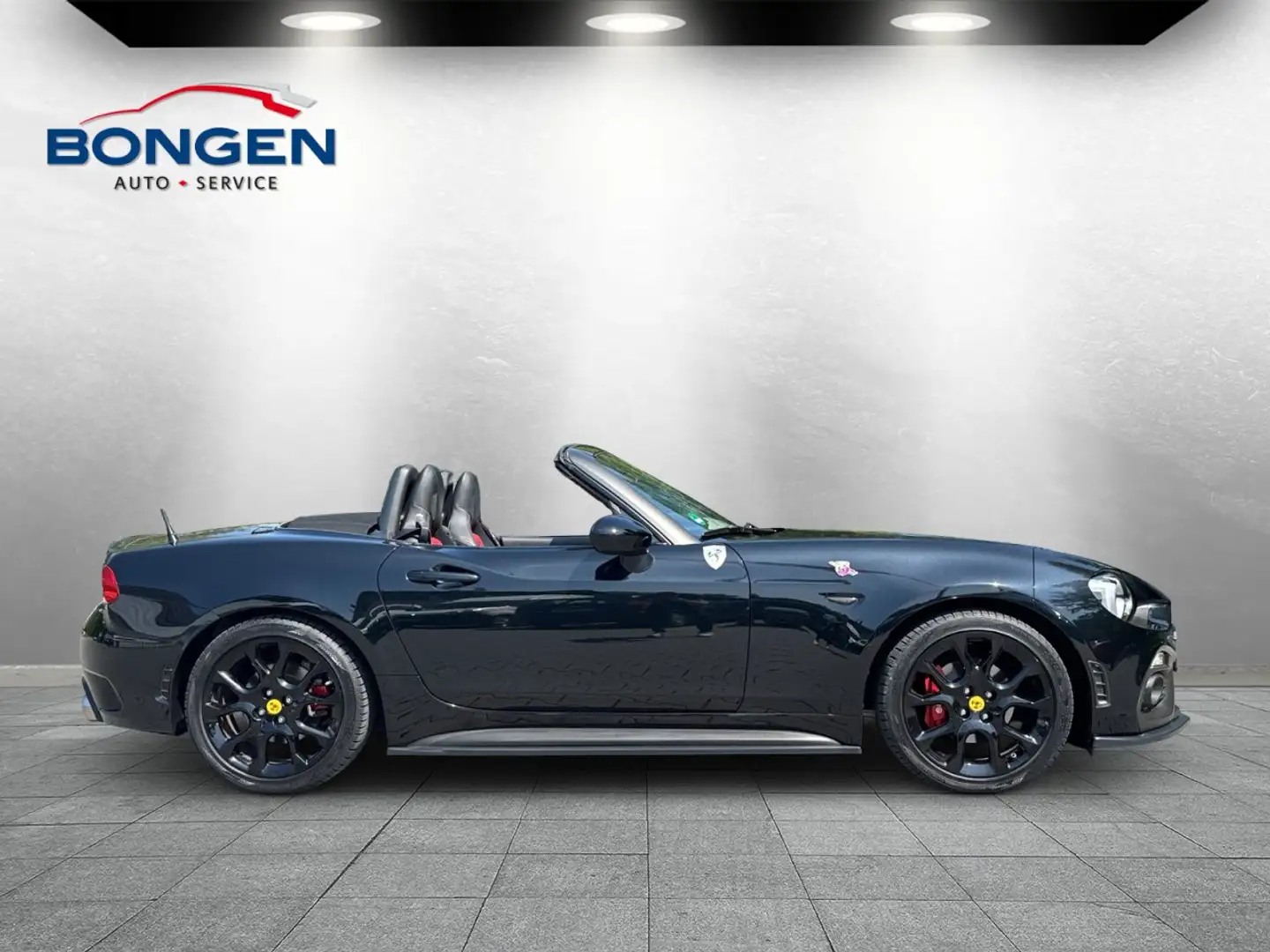 Abarth 124 Spider 1.4 Multiair Carbonverdeck Navi LED Leder Klima Schwarz - 2