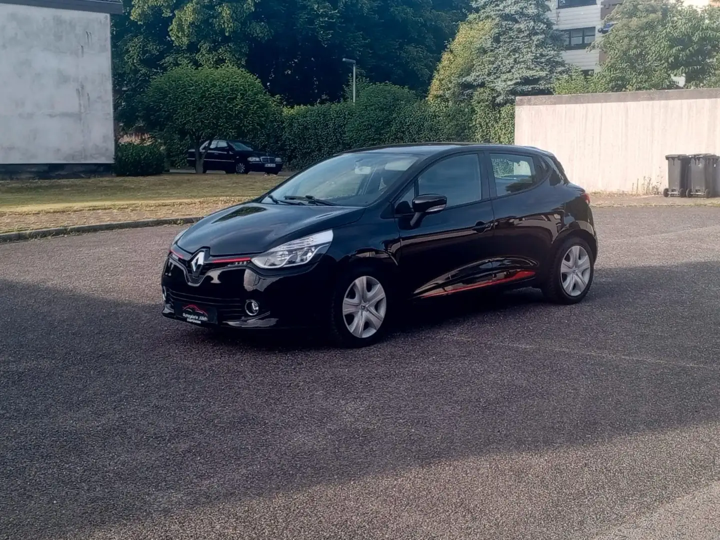 Renault Clio IV Dynamique 1.2 Schwarz - 1