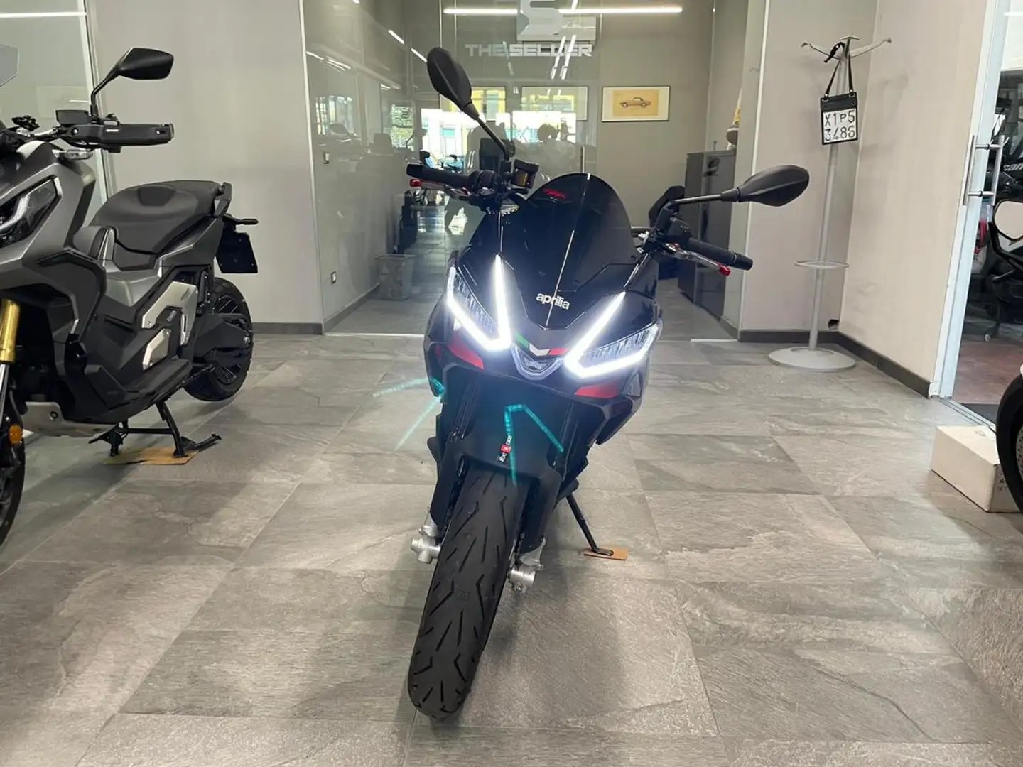 Aprilia Tuono factory*PROMO* Negro - 2