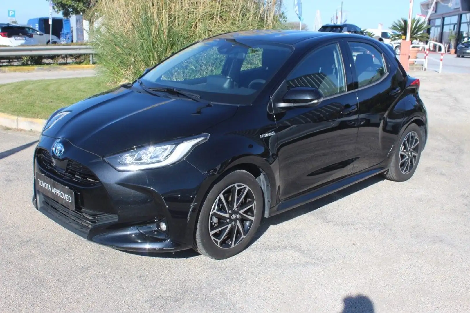 Toyota Yaris 1.5 Hybrid 5 porte Trend Nero - 1