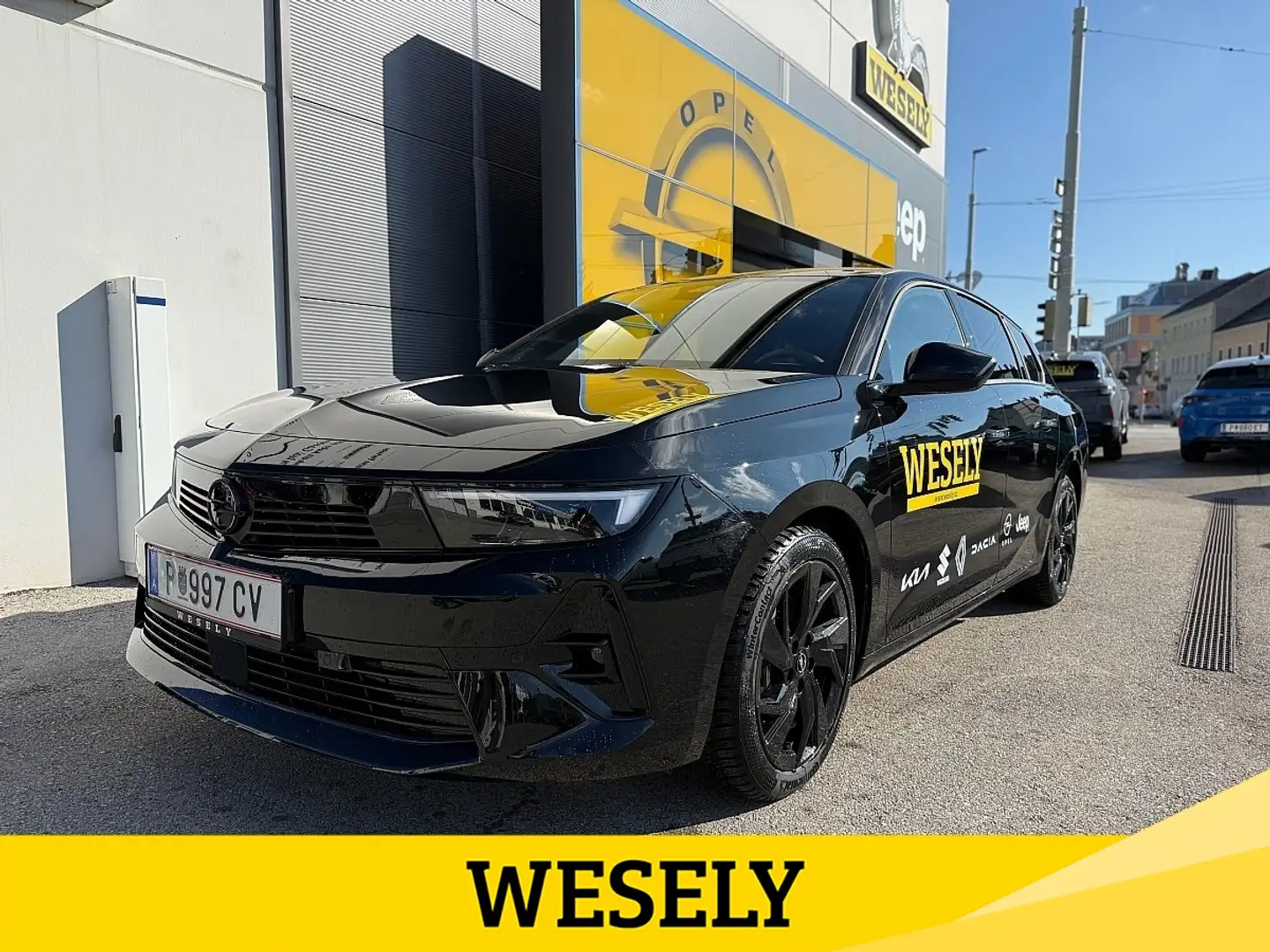 Opel Astra ST 1,2 Turbo GS Schwarz - 1