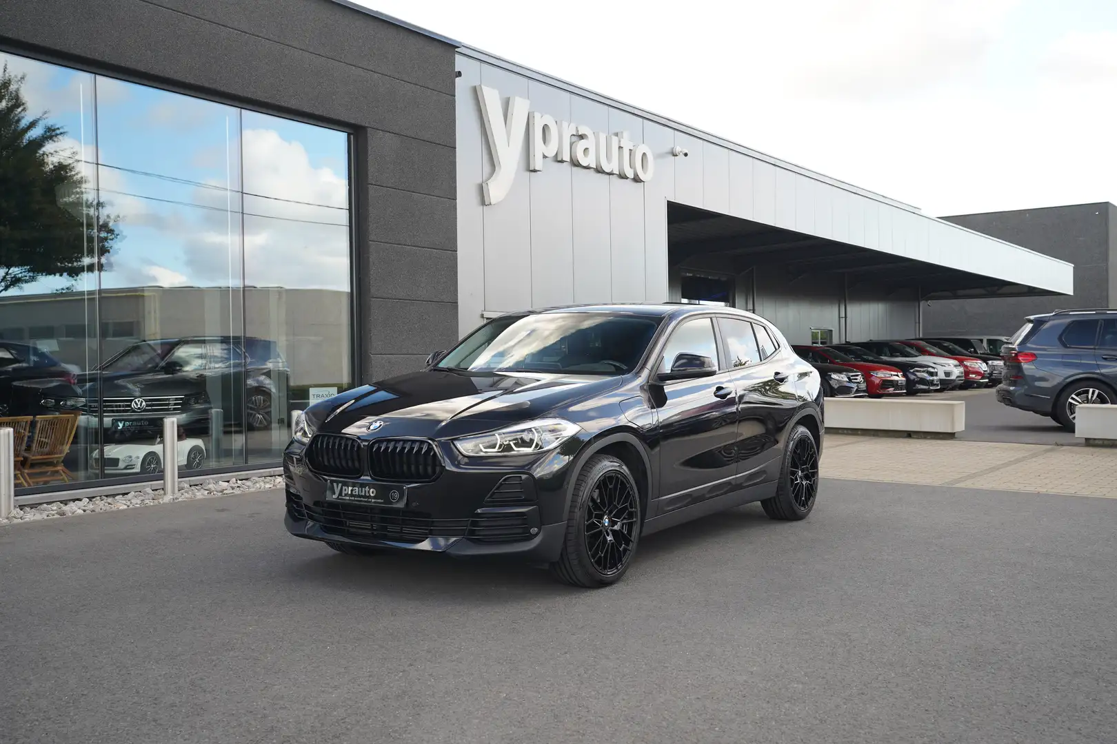 BMW X2 X2 xDrive25e Hybride 4x4 leder Head up Carplayy Schwarz - 1