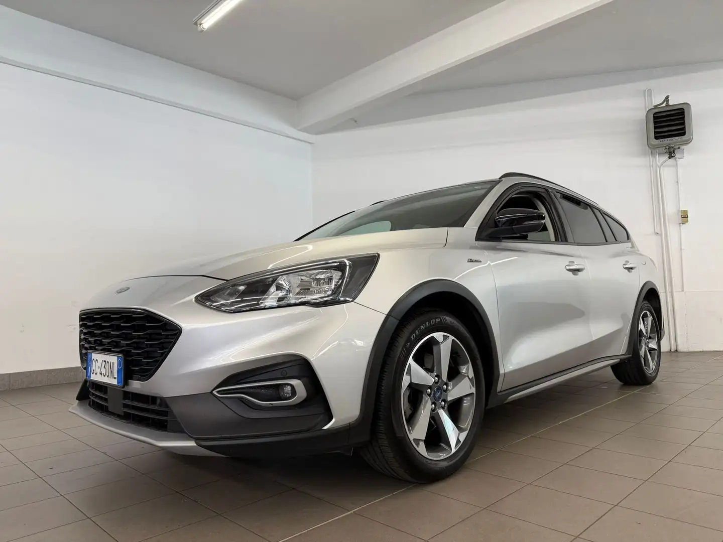 Ford Focus 1.5 EcoBlue 120 CV SW Active N1 Autocarro Grijs - 2