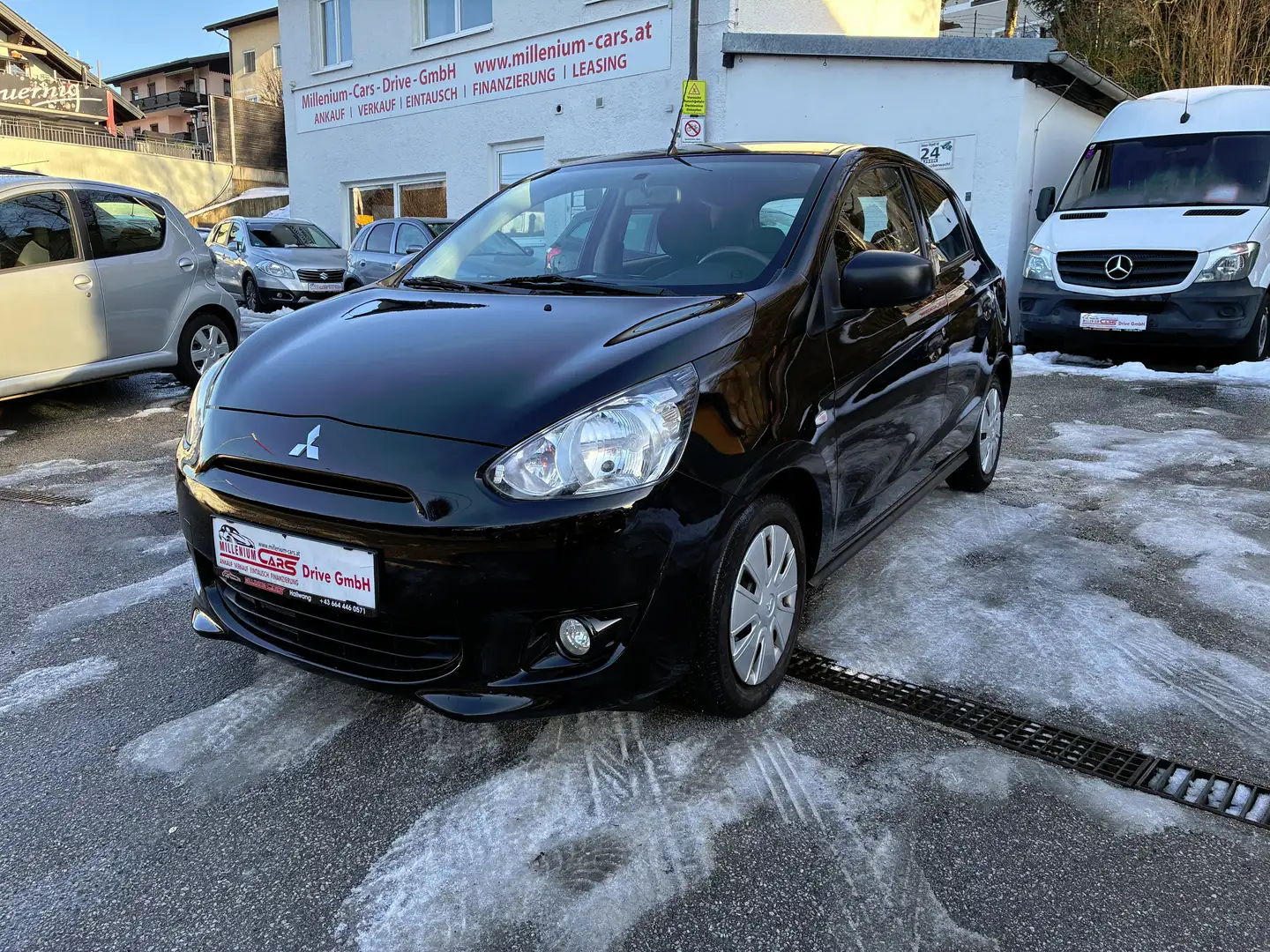 Mitsubishi Space Star Basis bei Finanzierung Zinssatz fix 6,274% Schwarz - 1