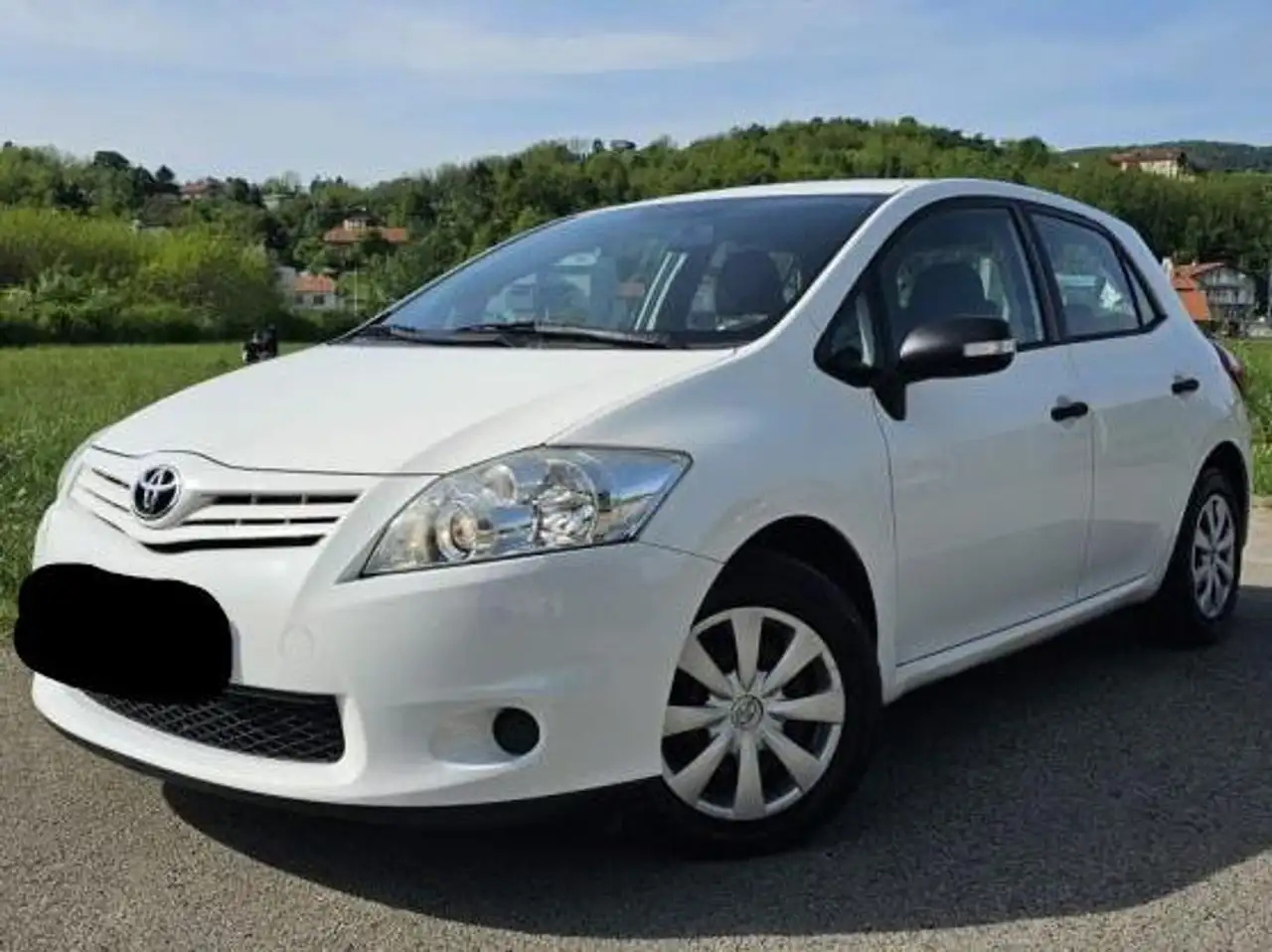 Toyota Auris 97 VVT-iLinÃ©a Terra annÃ©e 2011
