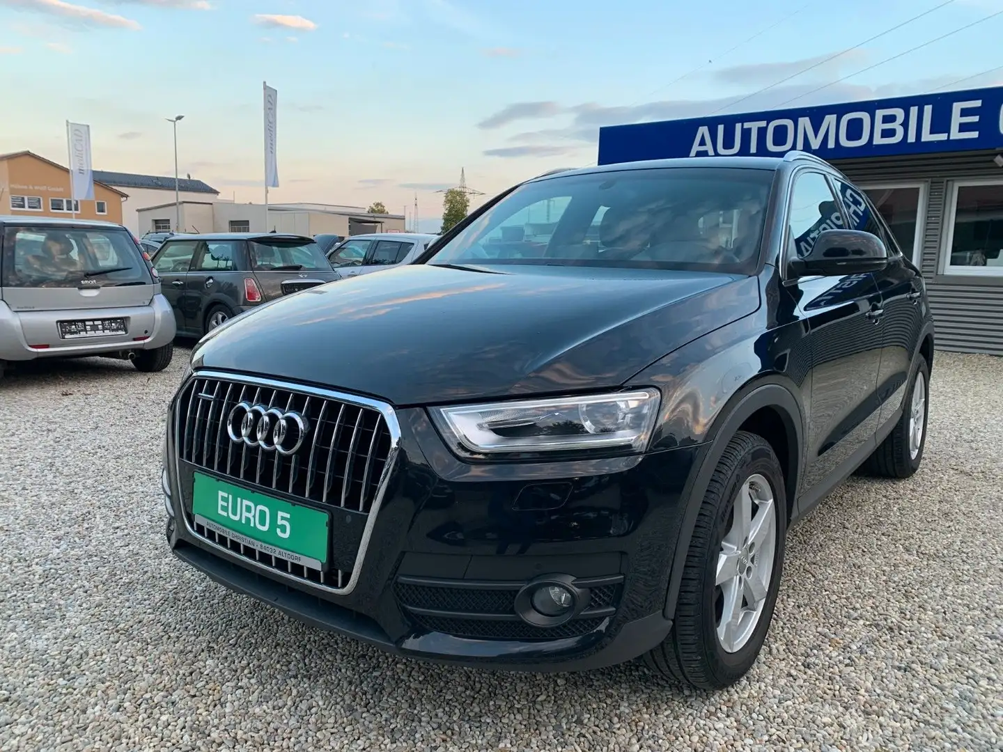 Audi Q3 2.0 TDI quattro Bi-Xenon Euro5 AHK SHZ PDC Schwarz - 2