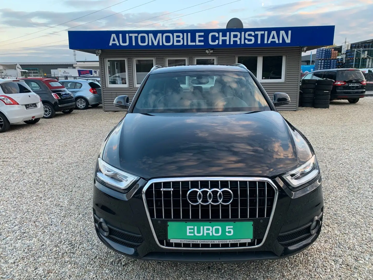 Audi Q3 2.0 TDI quattro Bi-Xenon Euro5 AHK SHZ PDC Schwarz - 1