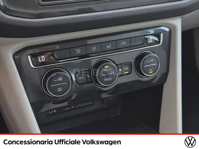 Volkswagen Tiguan view 15