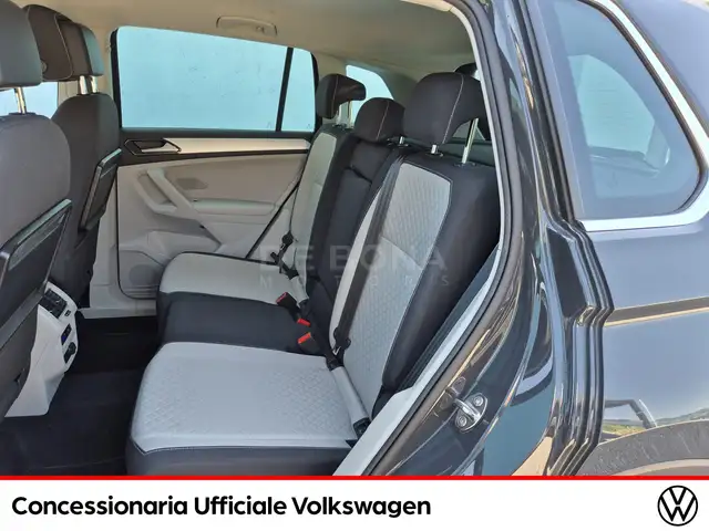 Volkswagen Tiguan view 9