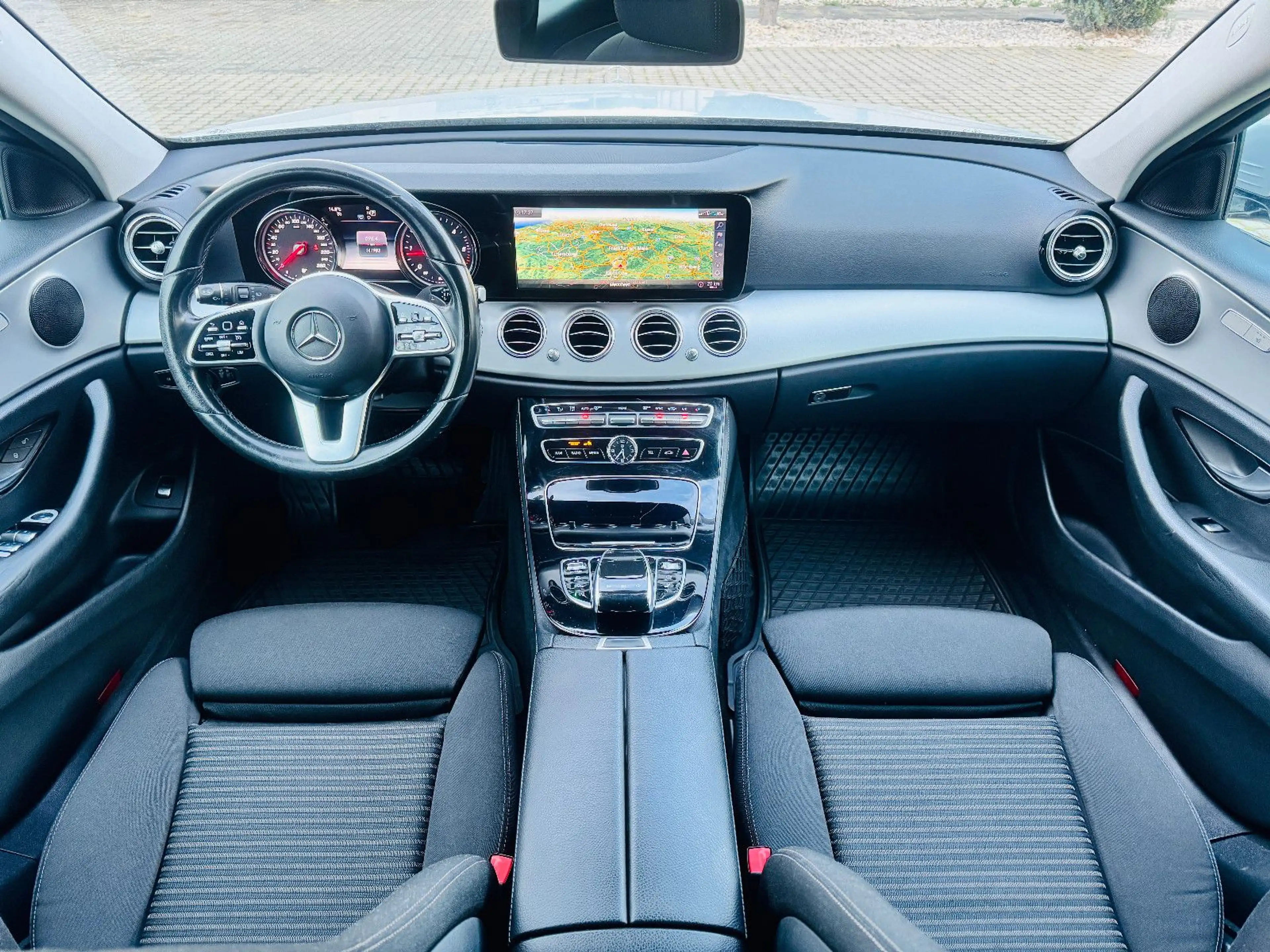 Mercedes-Benz E 220 E220 E-Klasse T-Modell Kamera COMAND TOP-Zustand — photo 4