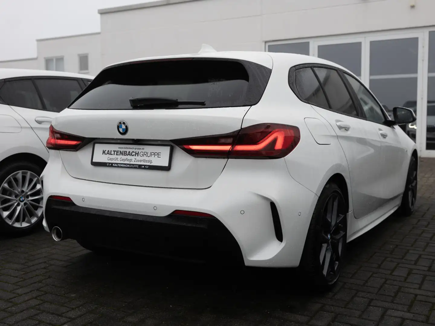 BMW 118 i M-Sport PANO LED ACC H/K NAVI KAMERA Weiß - 2