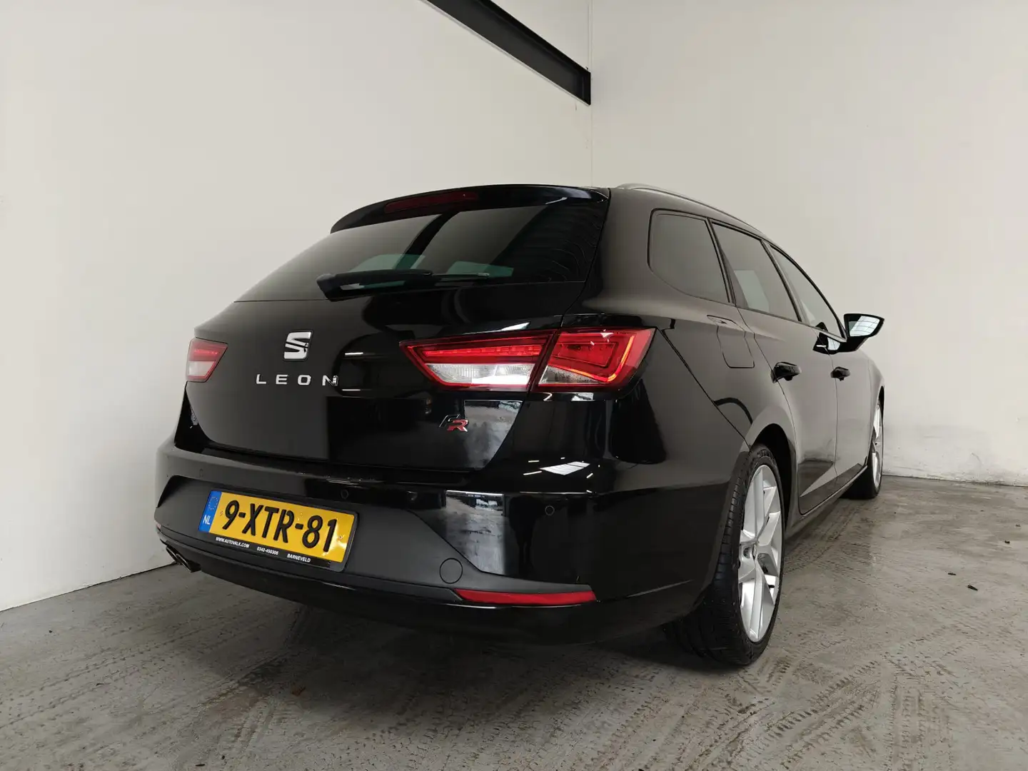 SEAT Leon ST 1.4 TSI ACT FR Dynamic Noir - 2